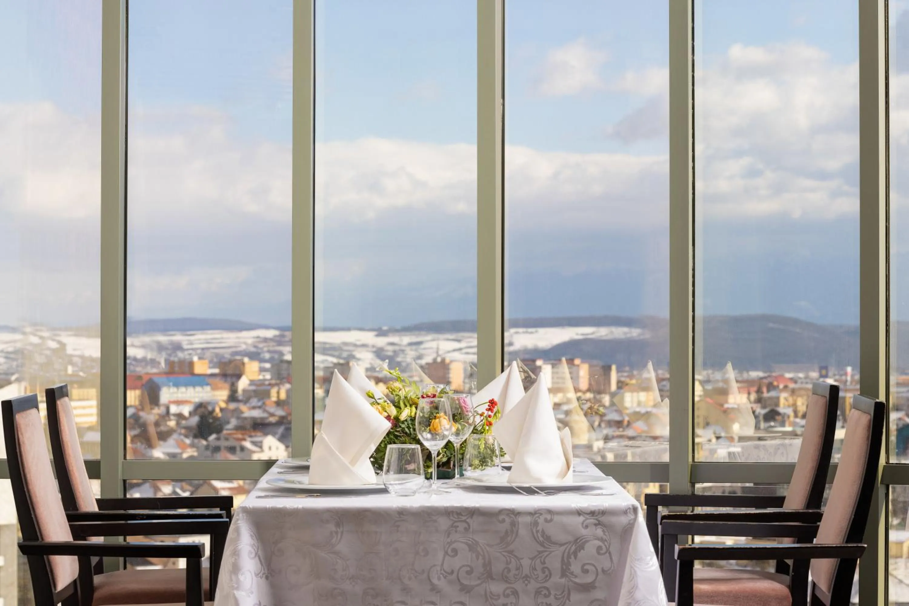 Restaurant/places to eat in Hotel Golden Tulip Ana Tower Sibiu