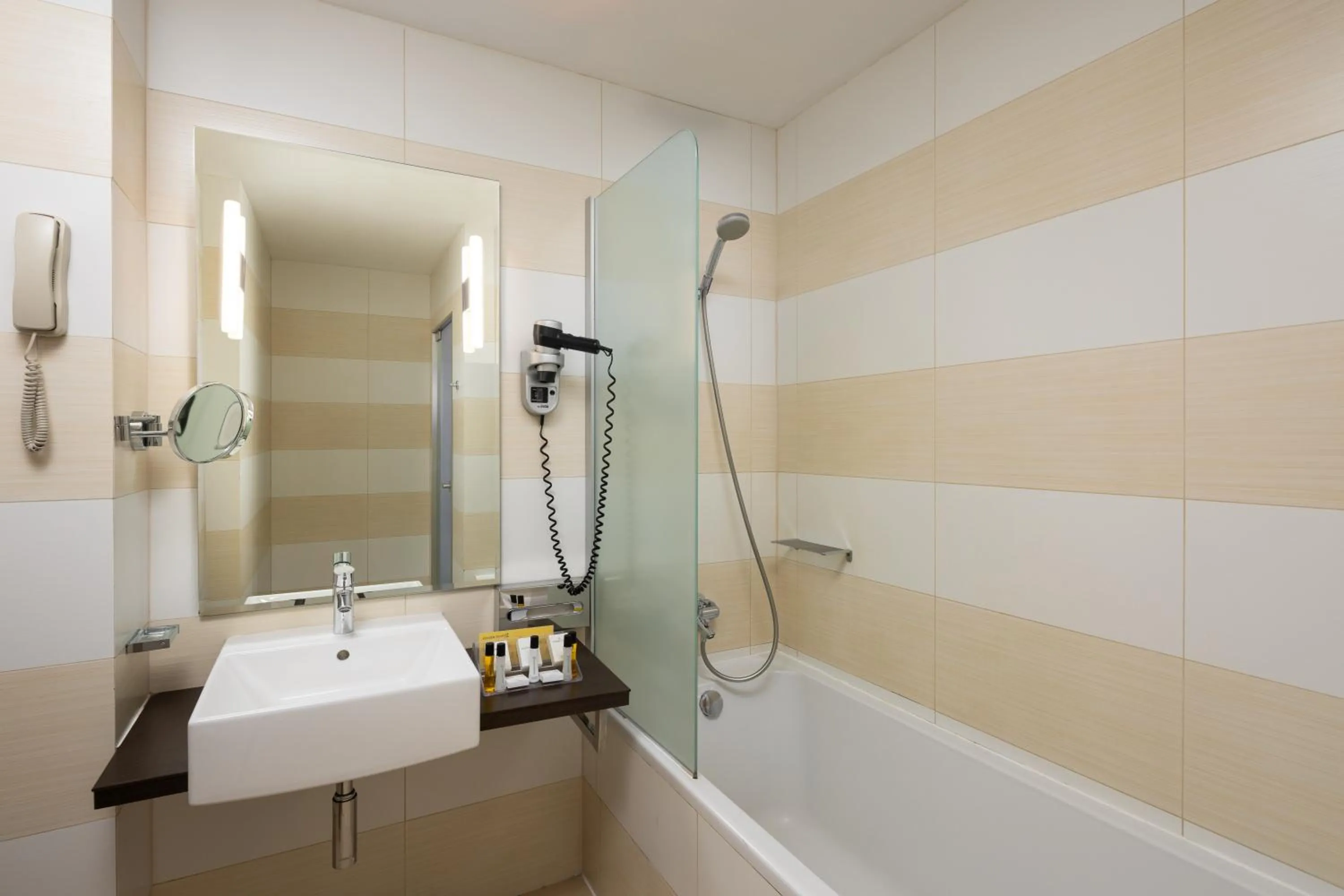 Bathroom in Hotel Golden Tulip Ana Tower Sibiu