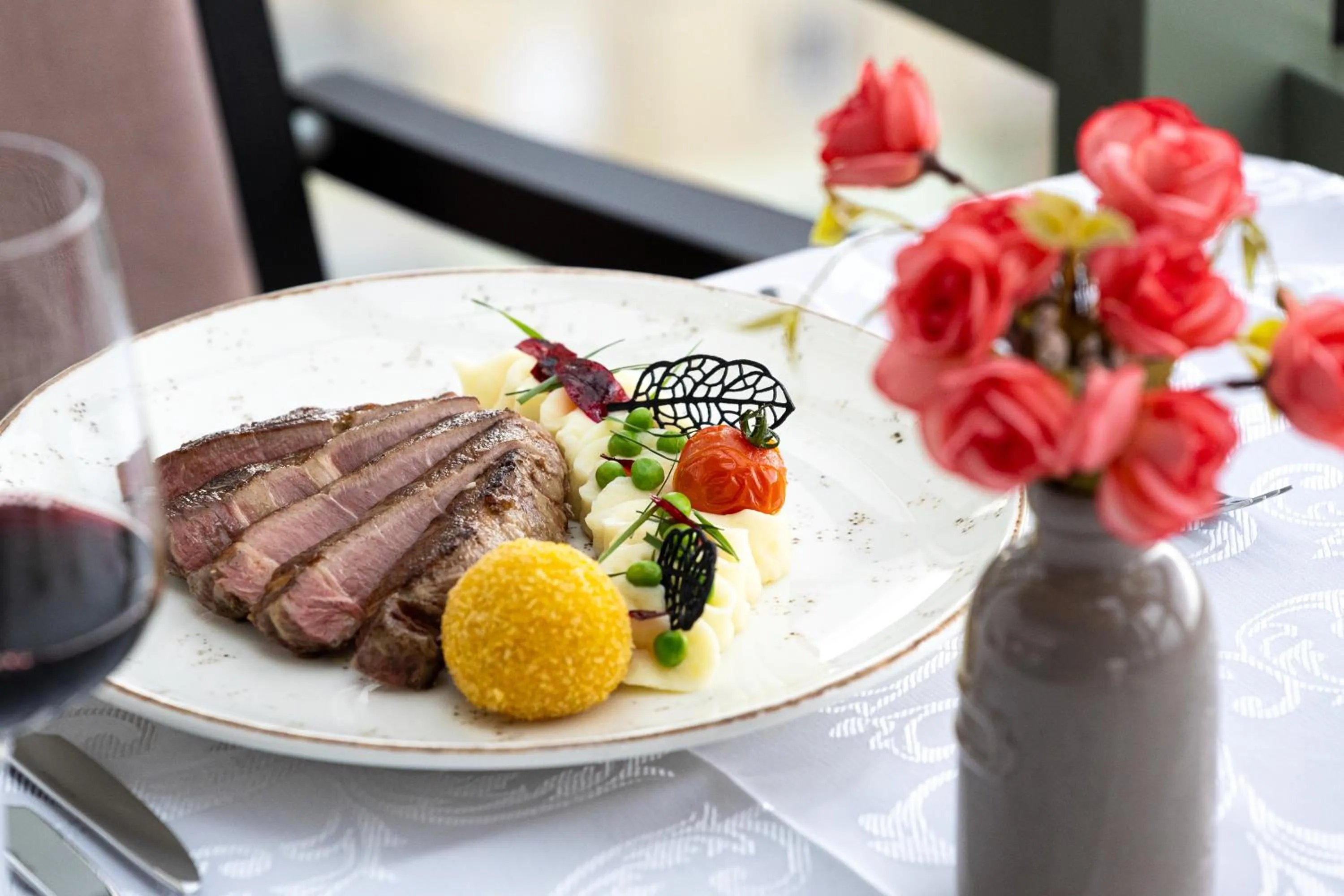 Restaurant/places to eat in Hotel Golden Tulip Ana Tower Sibiu