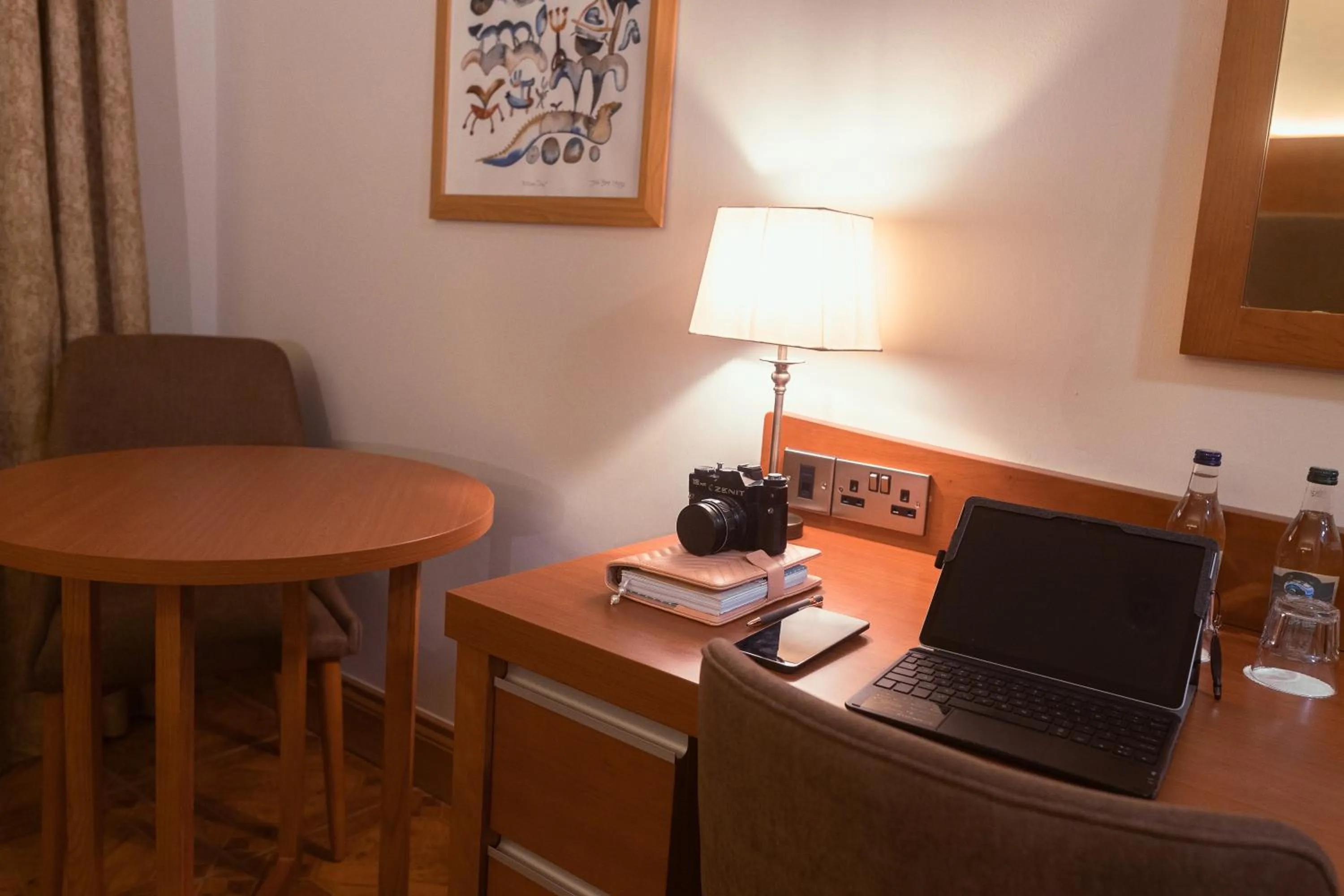 Seating area in Uppercross House Hotel