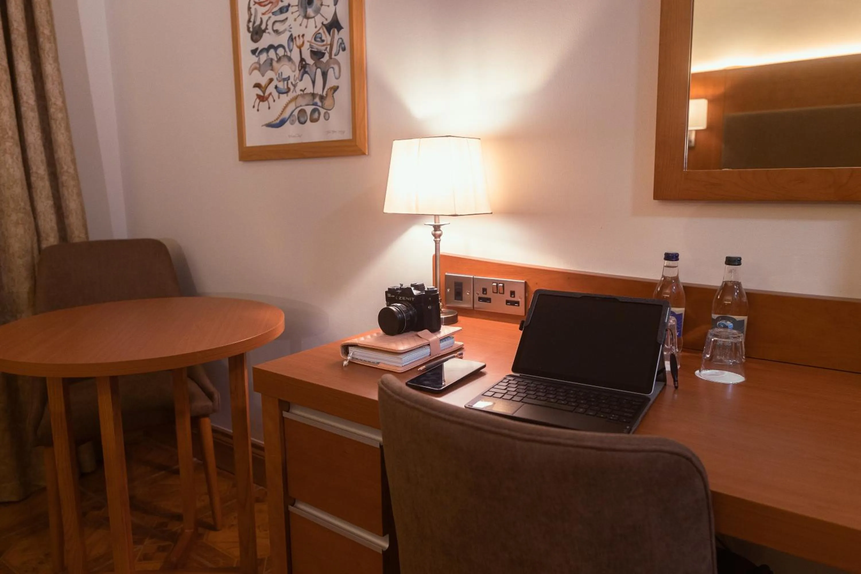 Seating area in Uppercross House Hotel
