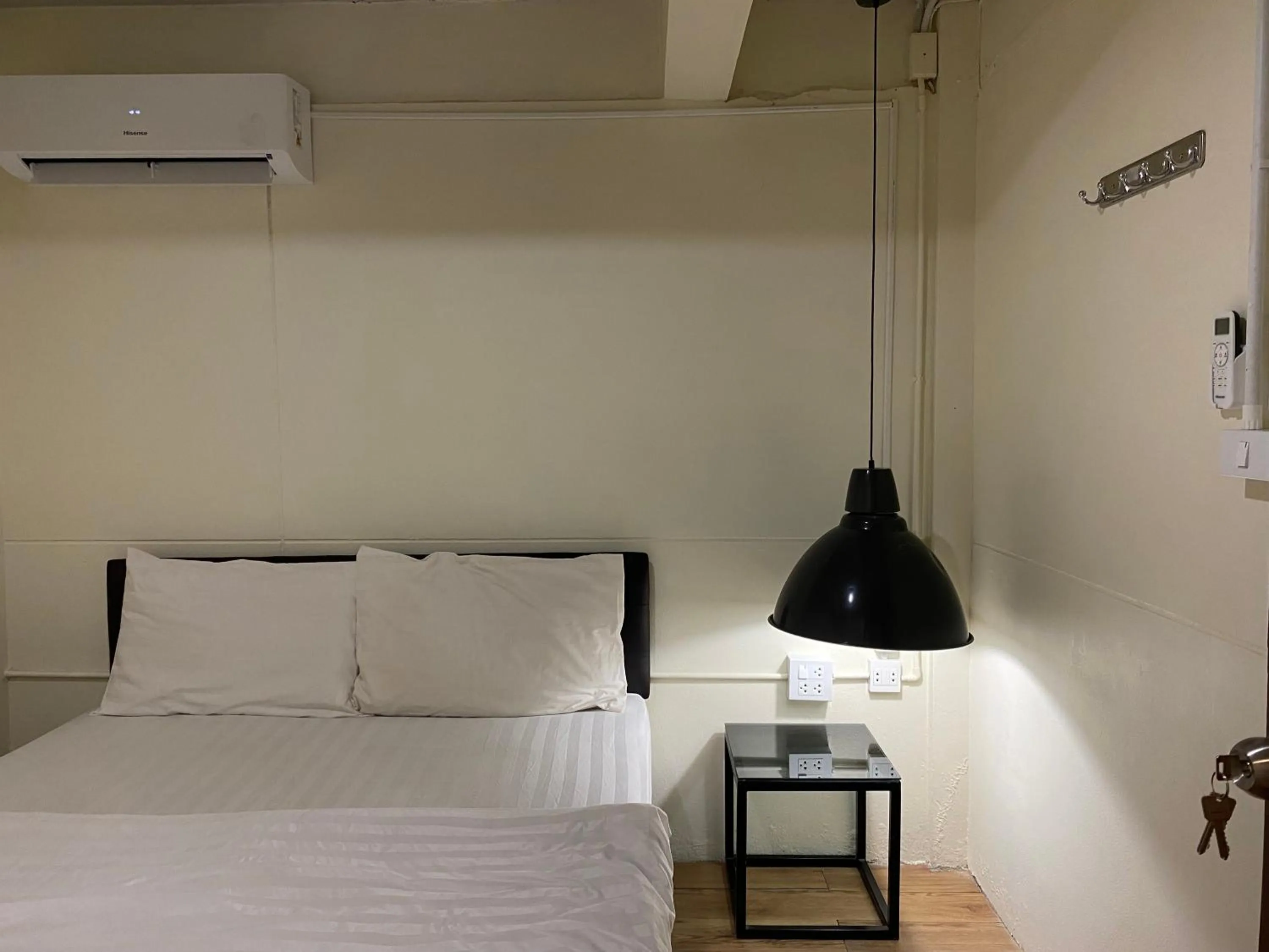 Bed in Boundary Hostel and Cafe