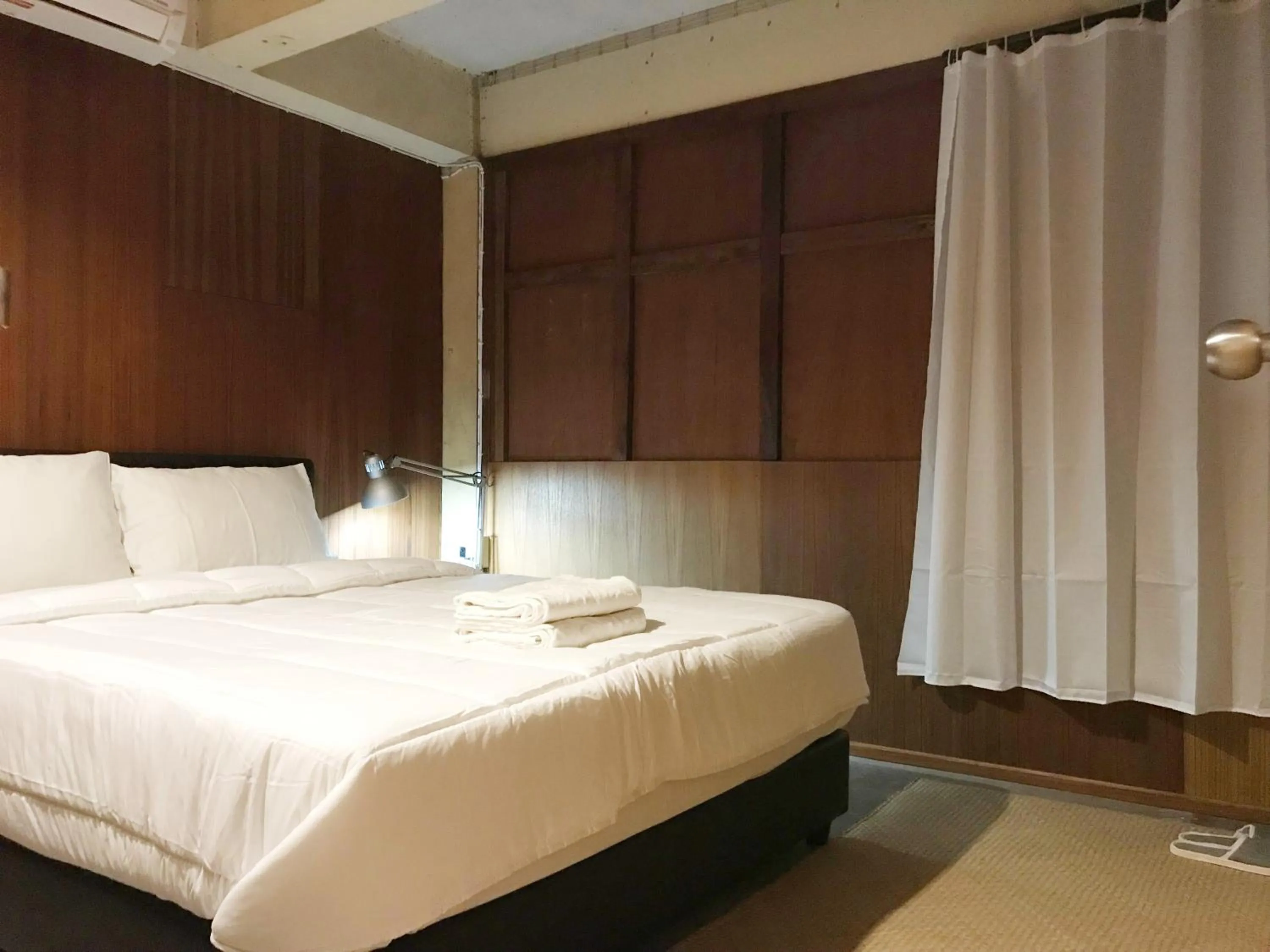 Bed in Boundary Hostel and Cafe