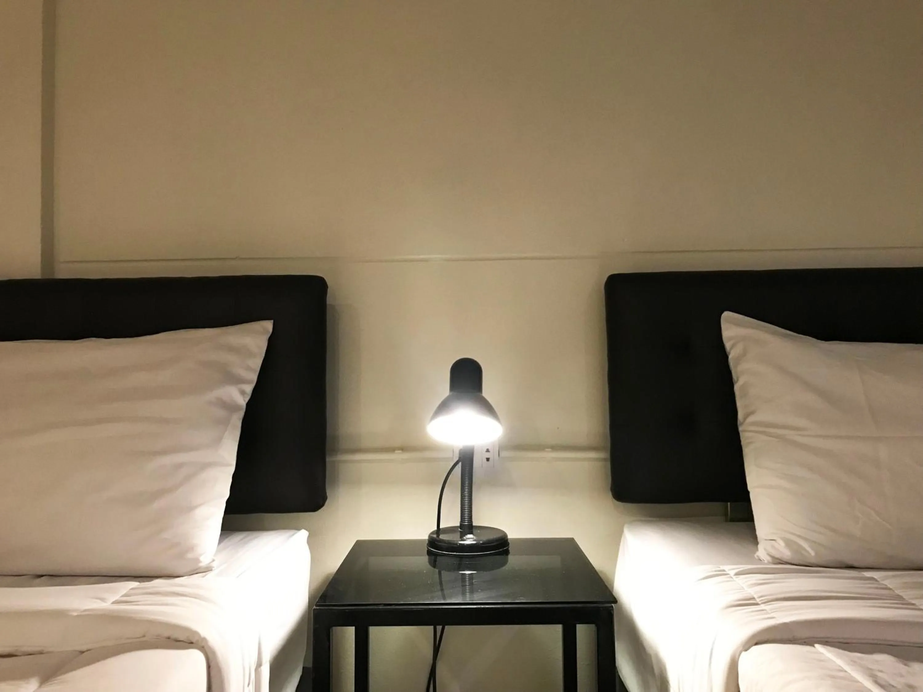 Bed in Boundary Hostel and Cafe