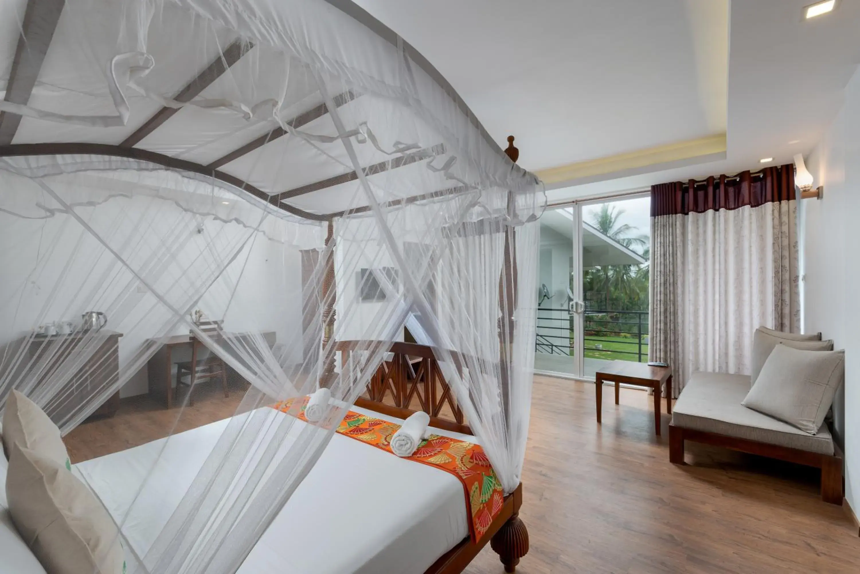 Deluxe Double Room with Bath in Tara Watergate Deluxe Double Room with Bath in Tara Watergate