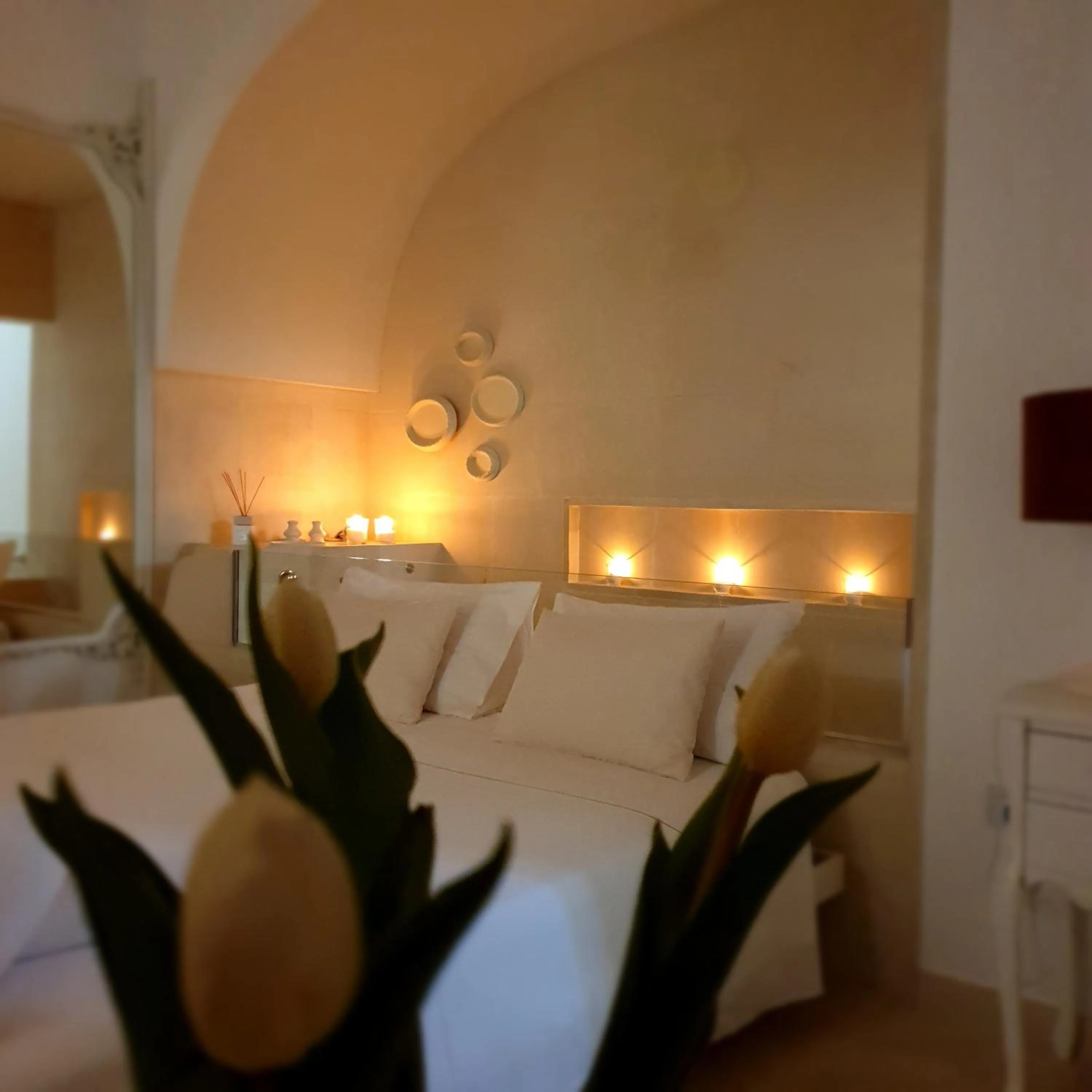 Bedroom, Bed in Sea Suites