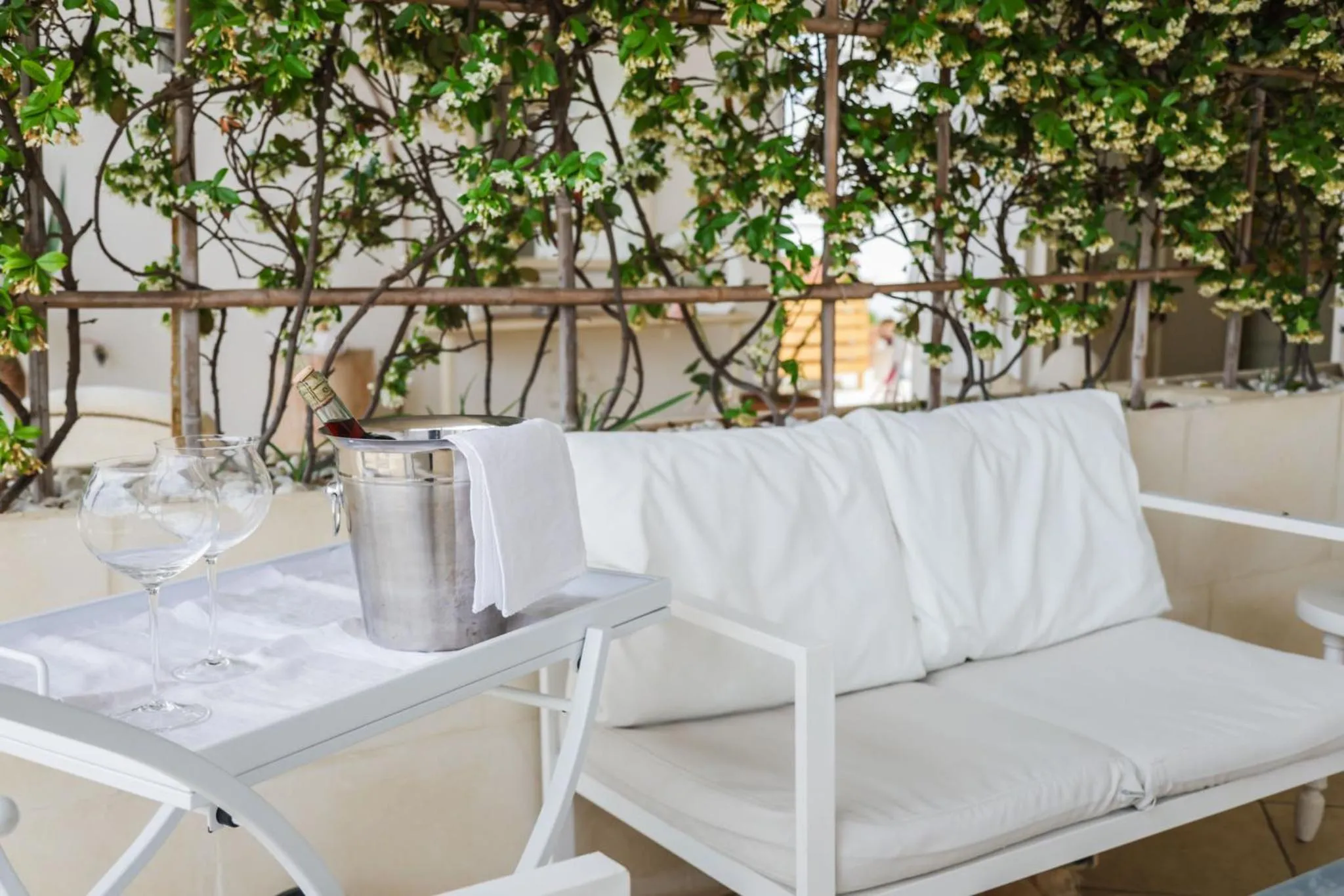 Seating area in Sea Suites