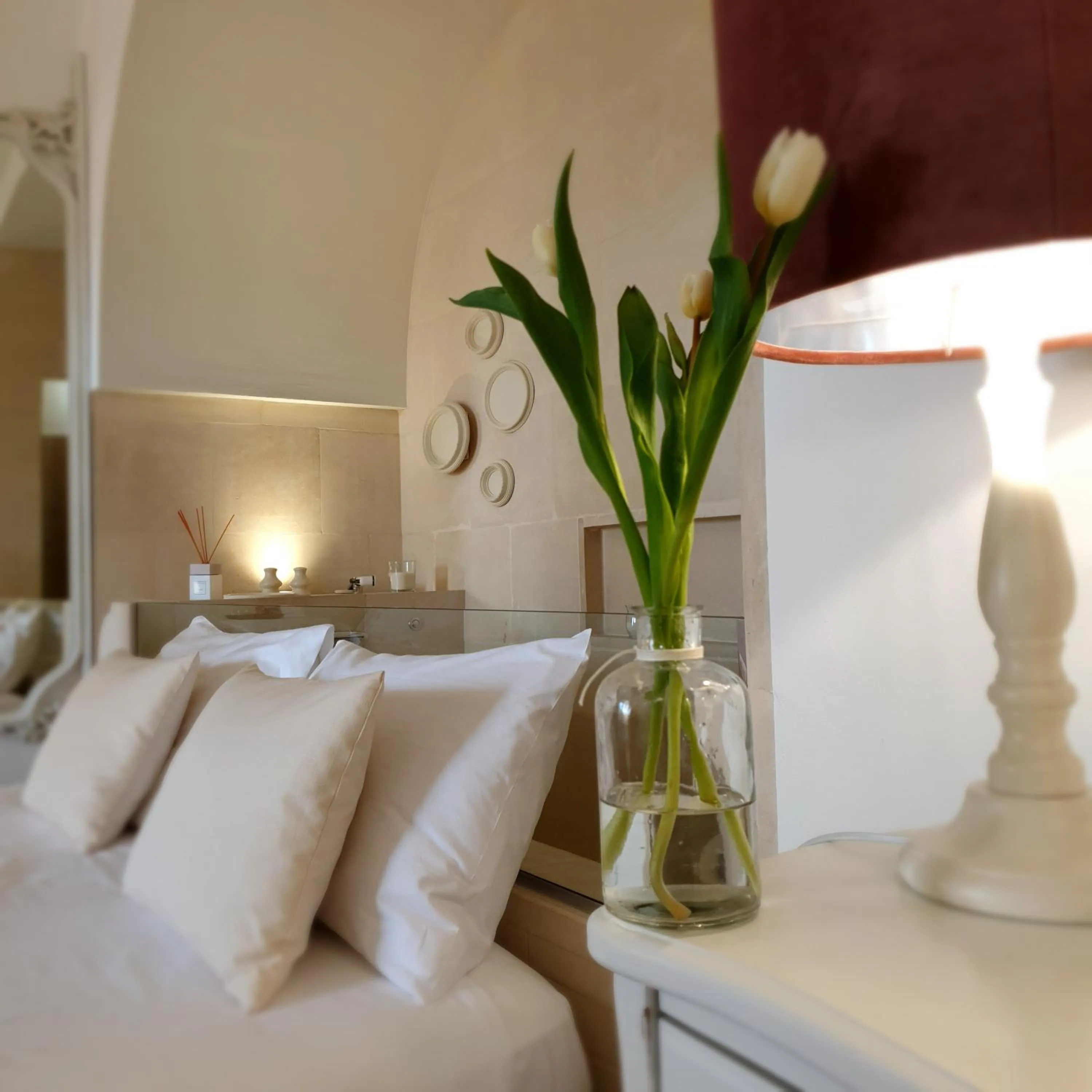 Hot Tub, Bed in Sea Suites