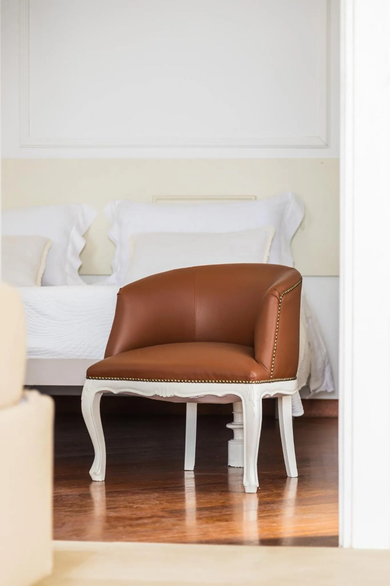 Photo of the whole room, Bed in Sea Suites