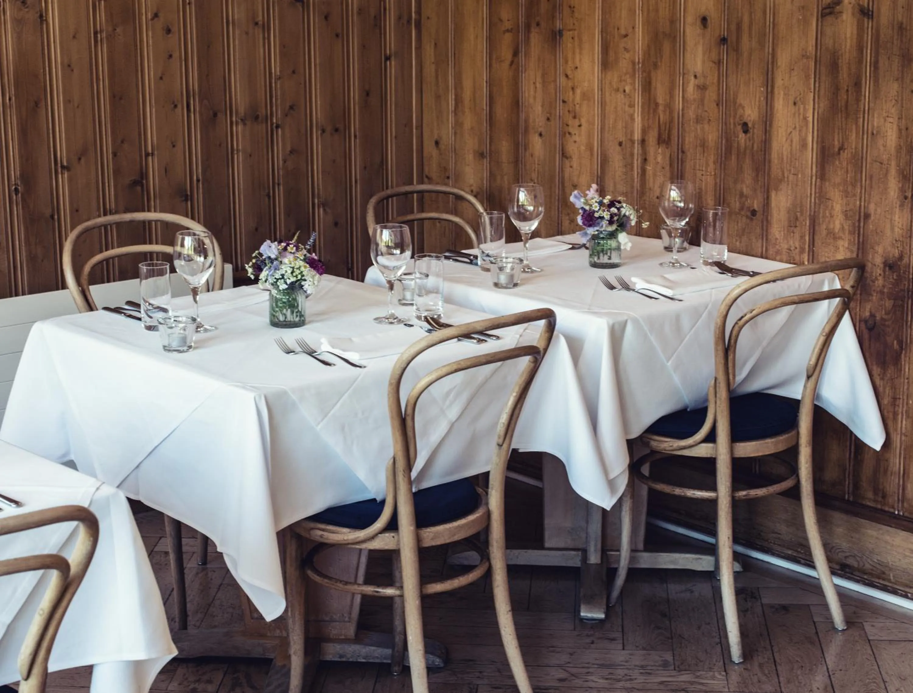 Restaurant/places to eat in Hotel Fex