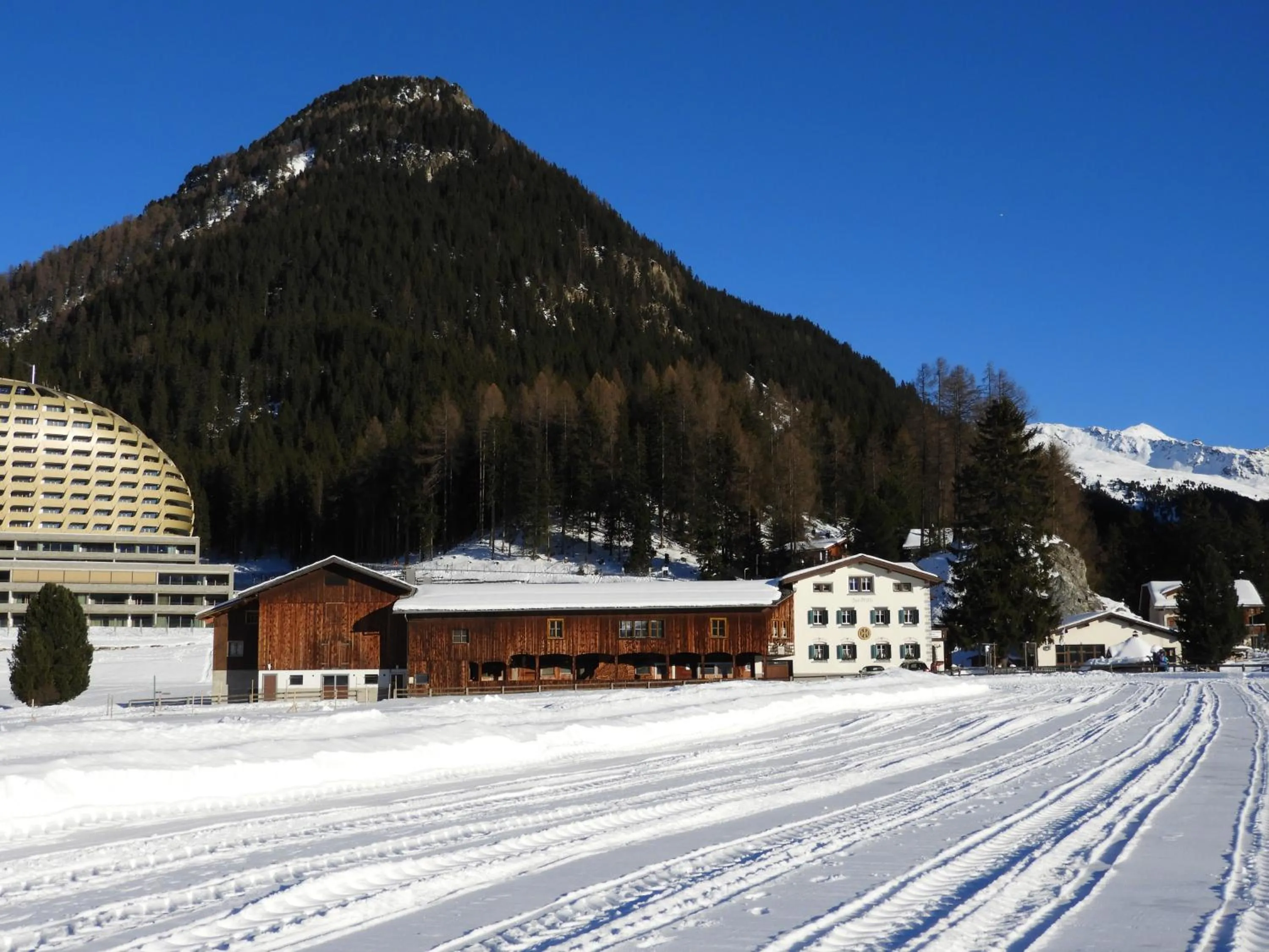Property building in Zur Stilli Davos Dorf