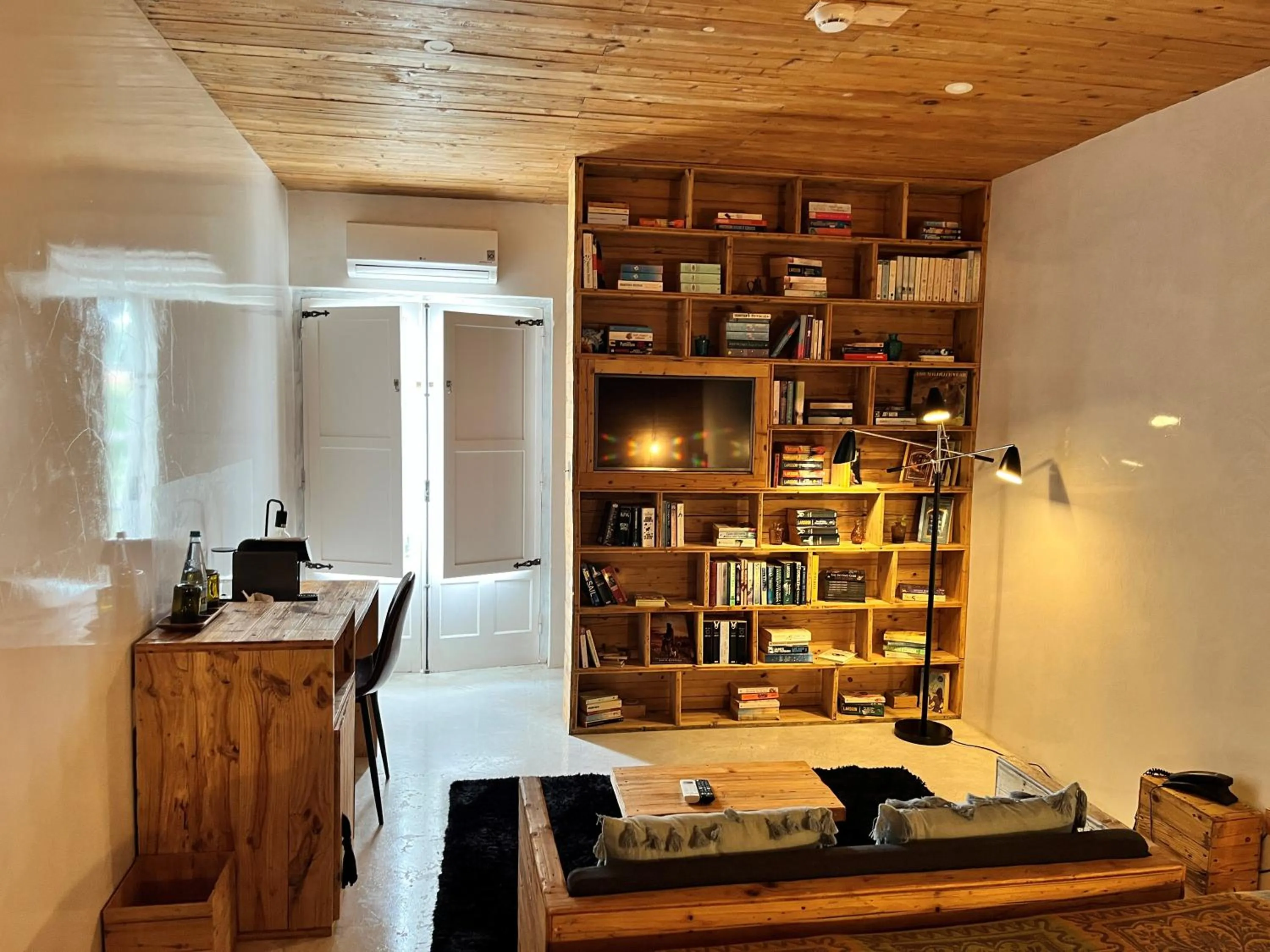 Coffee/tea facilities in The Literary Man Obidos Hotel
