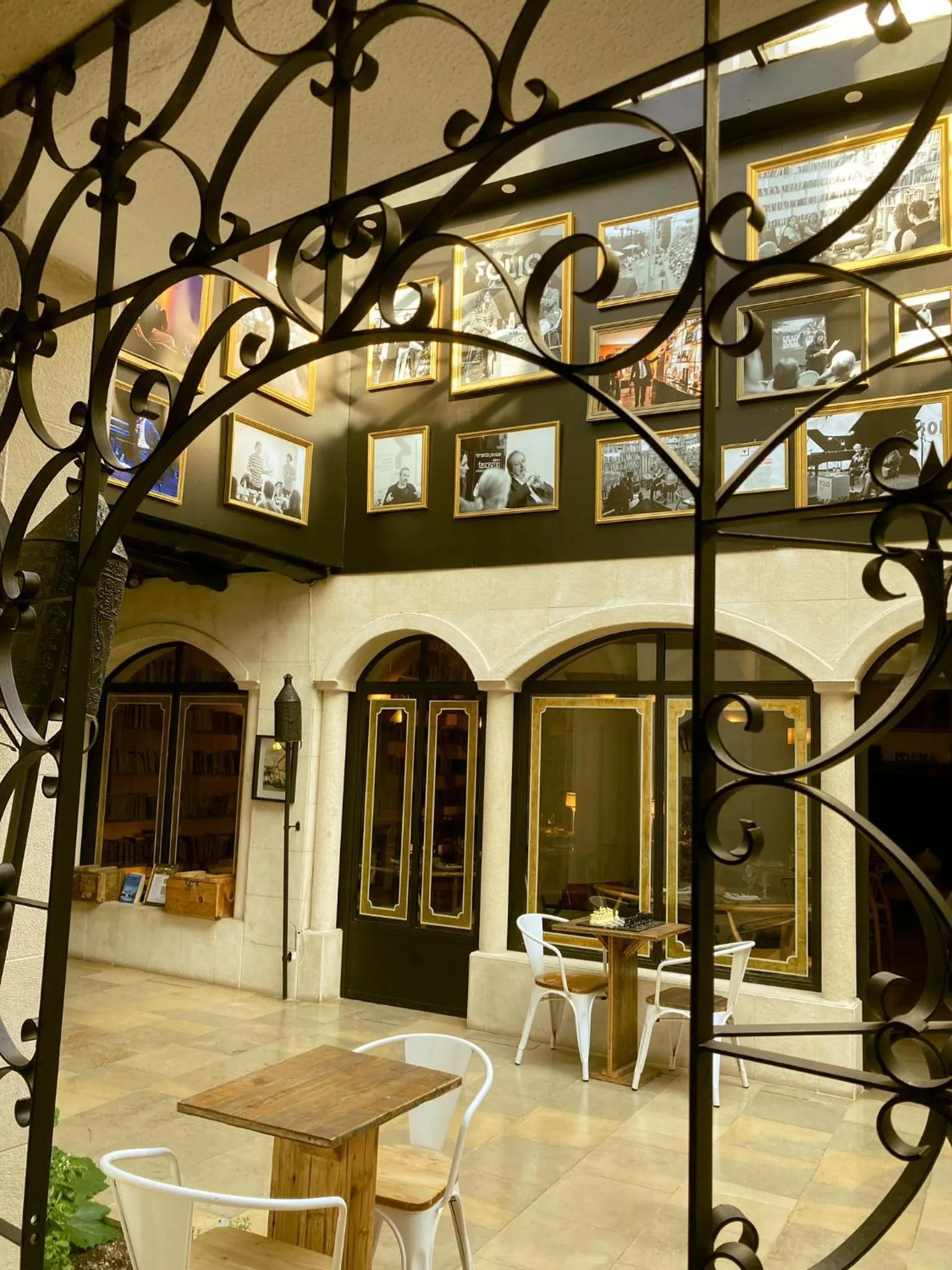 Patio in The Literary Man Obidos Hotel