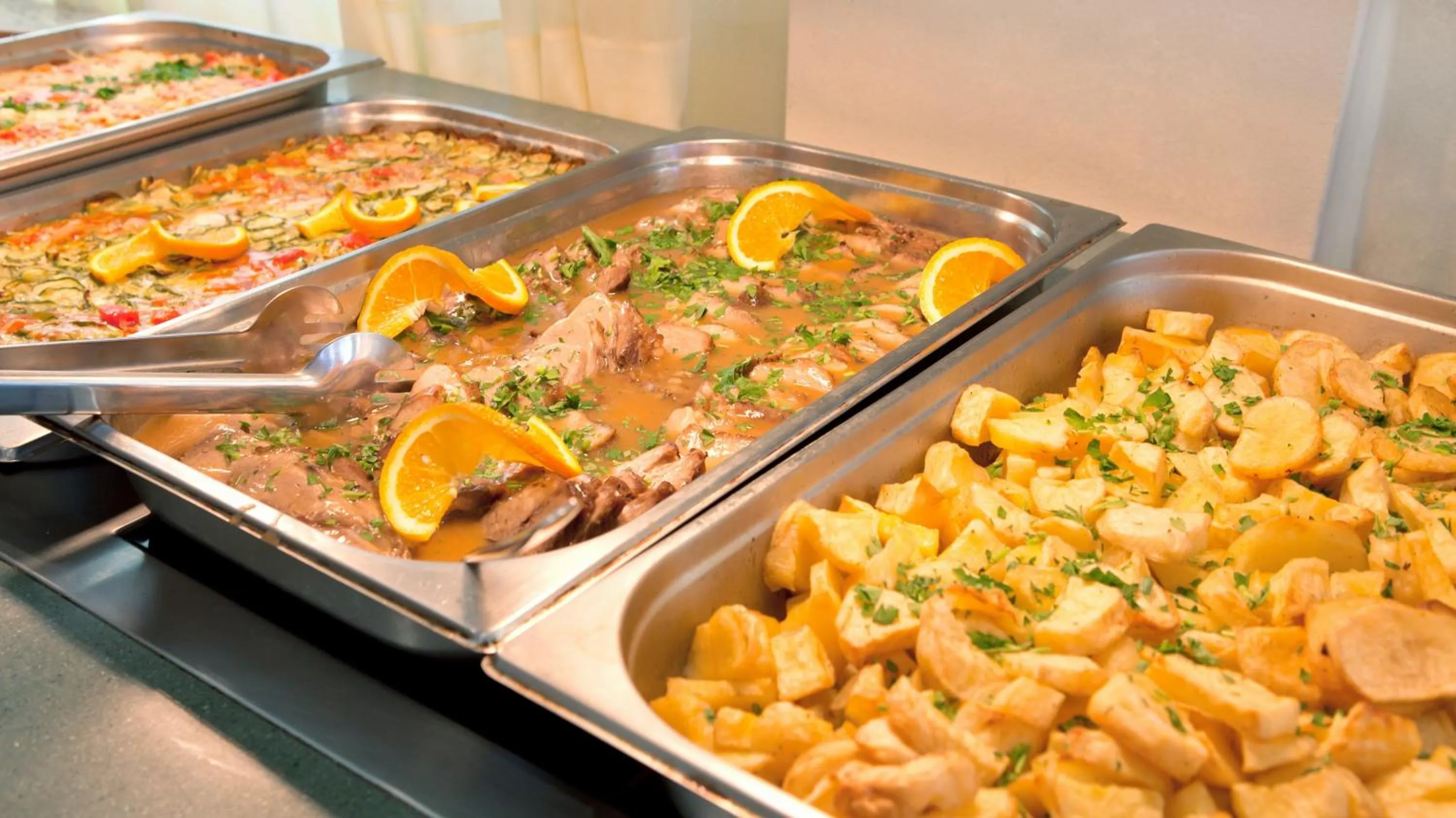 Restaurant/places to eat in Dedalos Beach Hotel