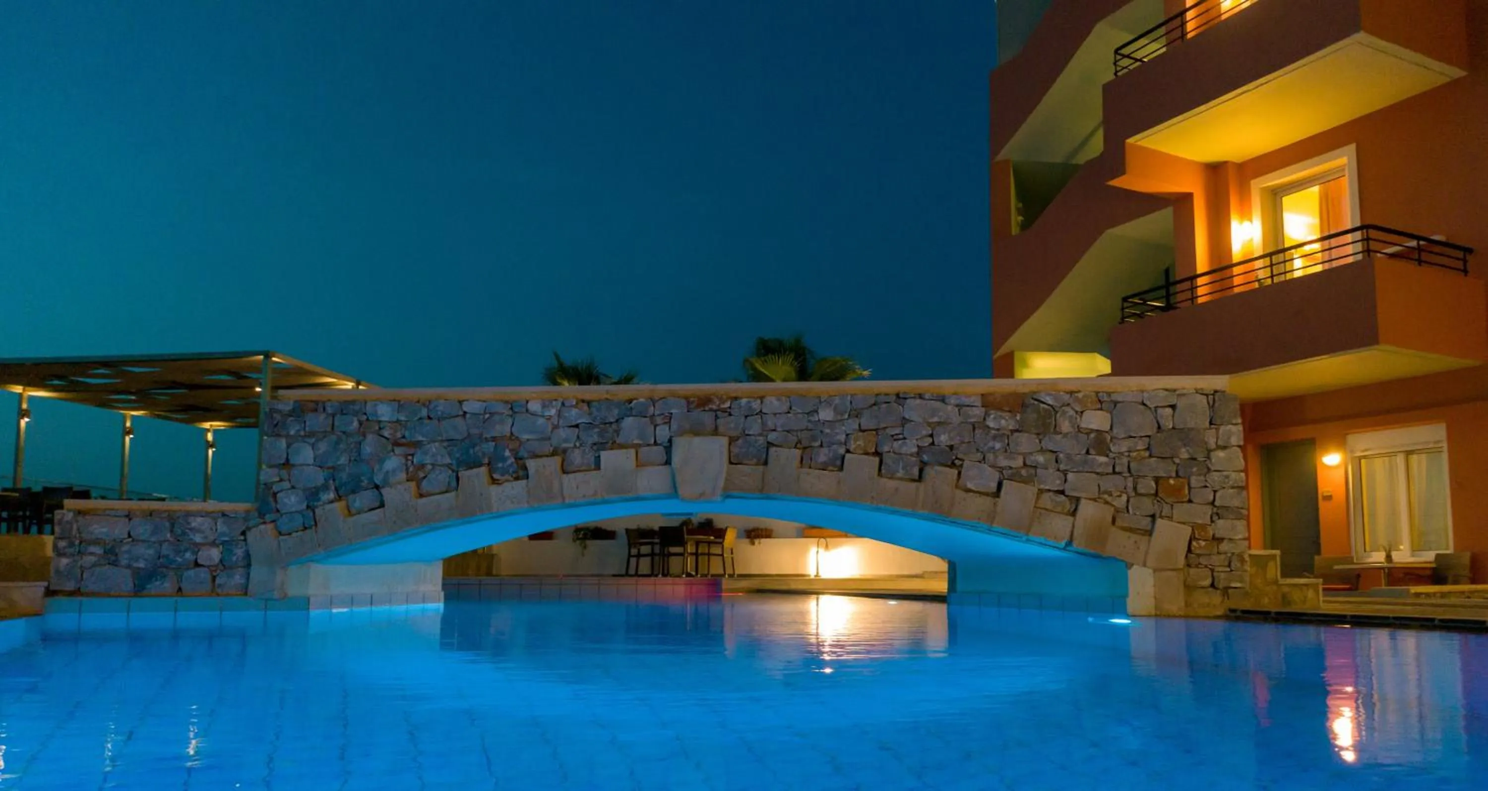 Swimming pool in Dedalos Beach Hotel