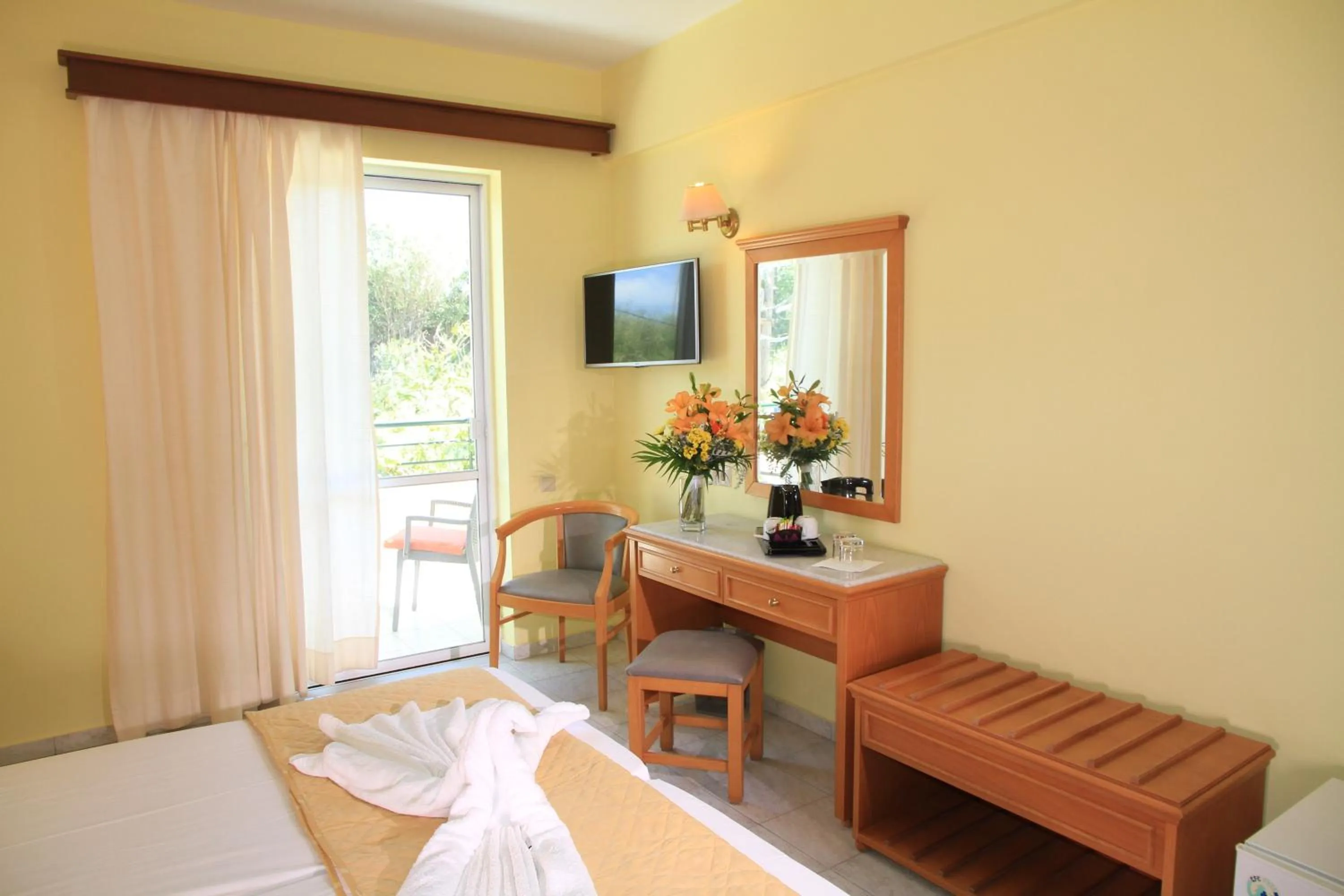 Photo of the whole room, Bed in Dedalos Beach Hotel