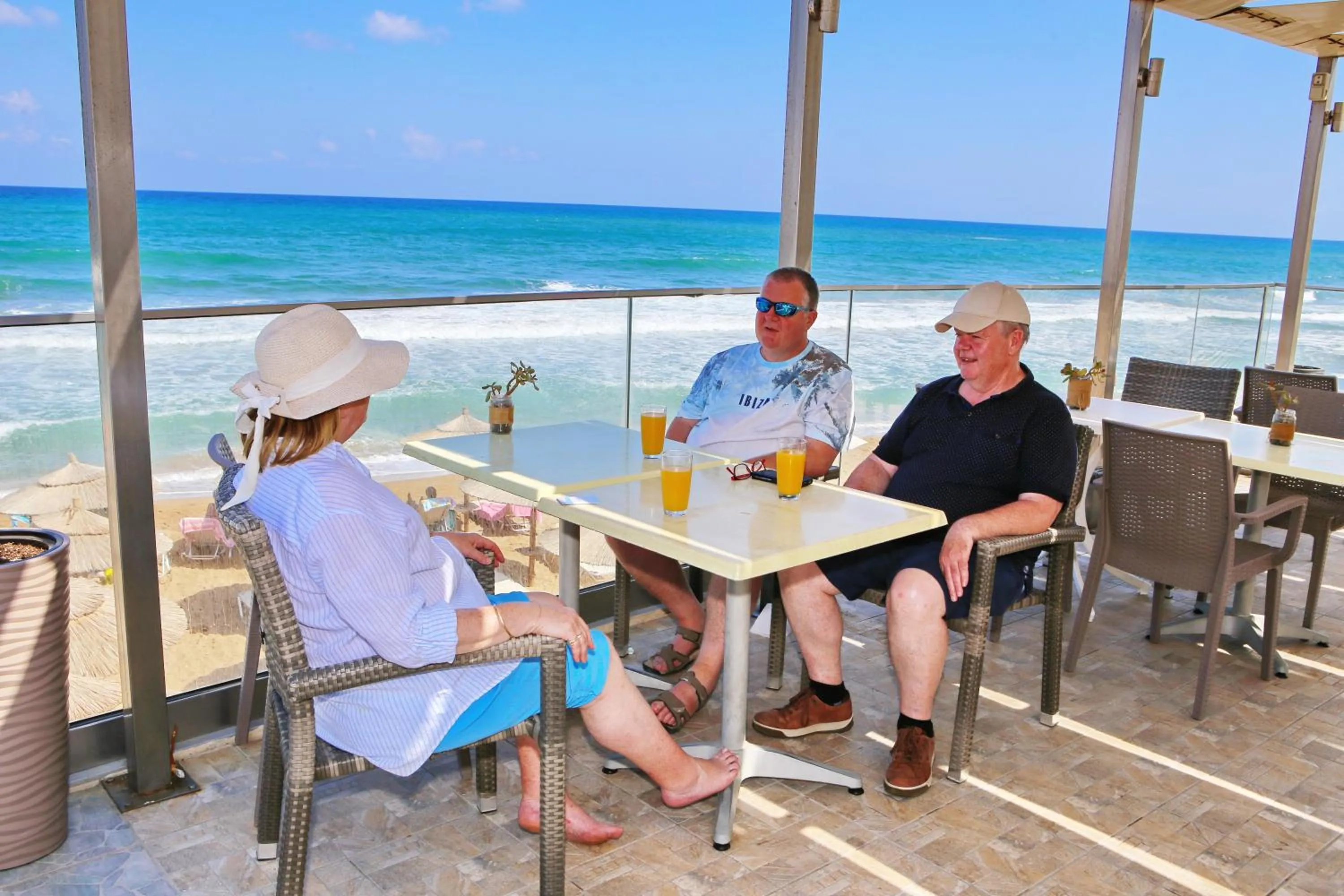 Restaurant/places to eat in Dedalos Beach Hotel