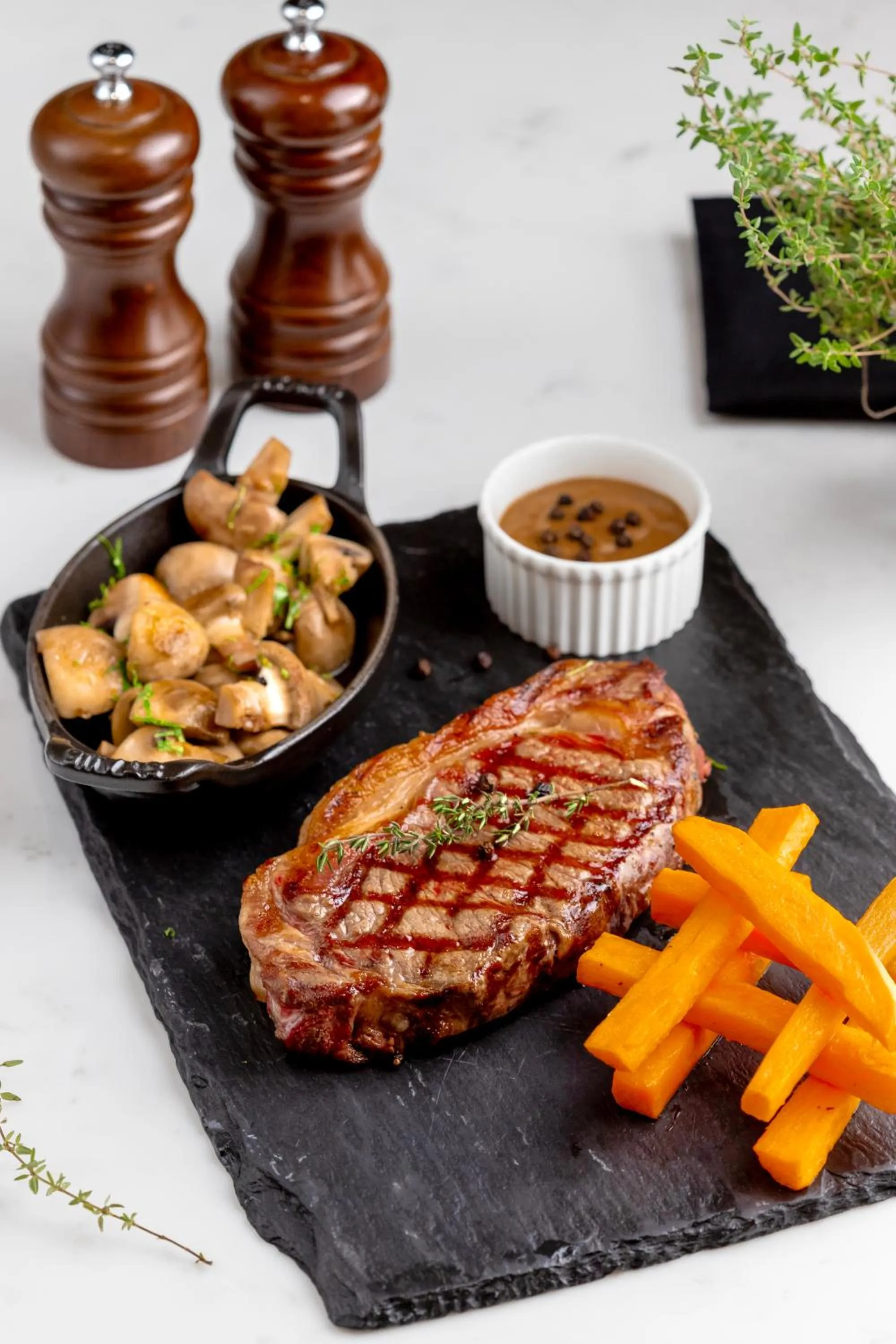 Restaurant/places to eat in Hyatt Regency Baku