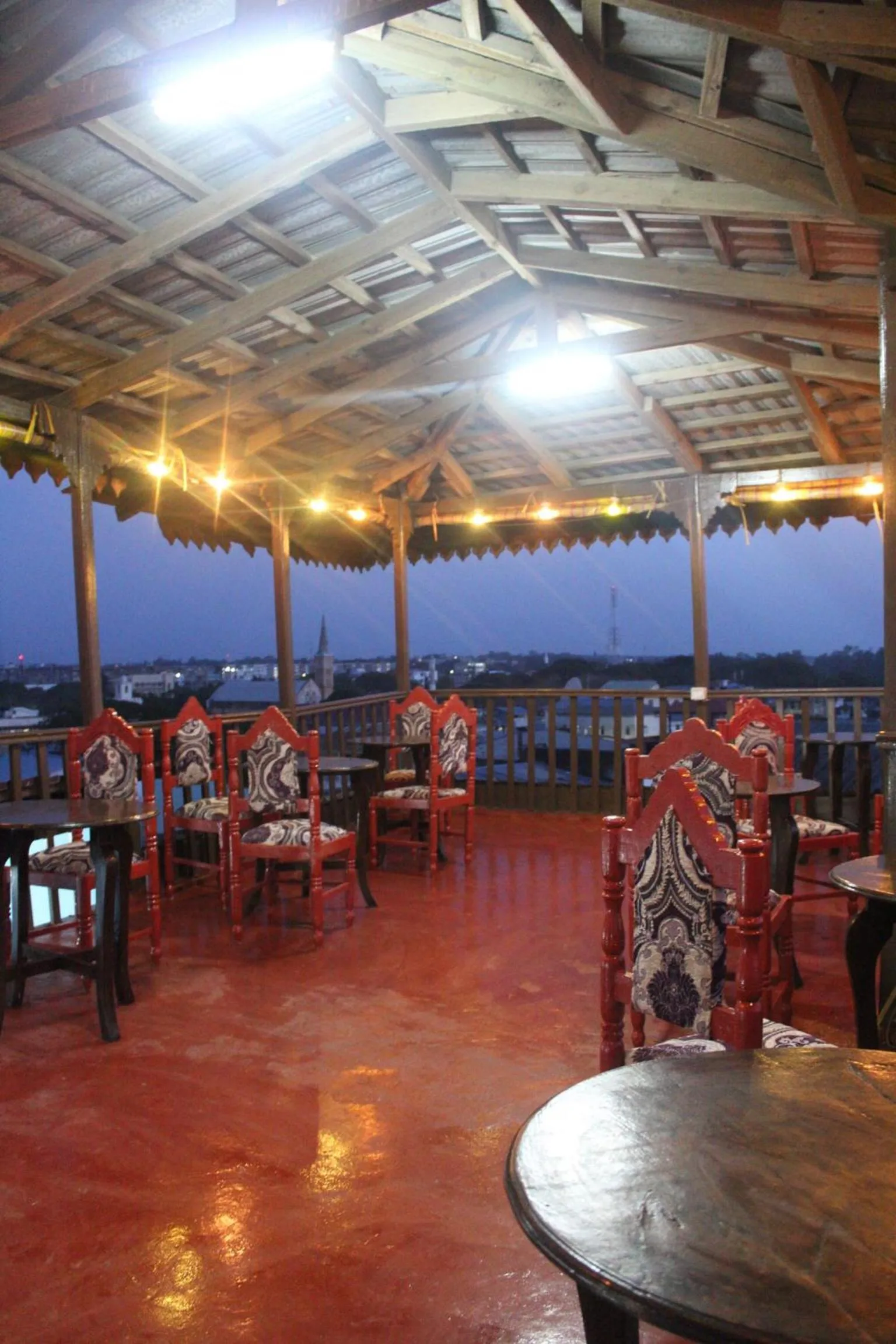 Restaurant/places to eat in Bottoms Up