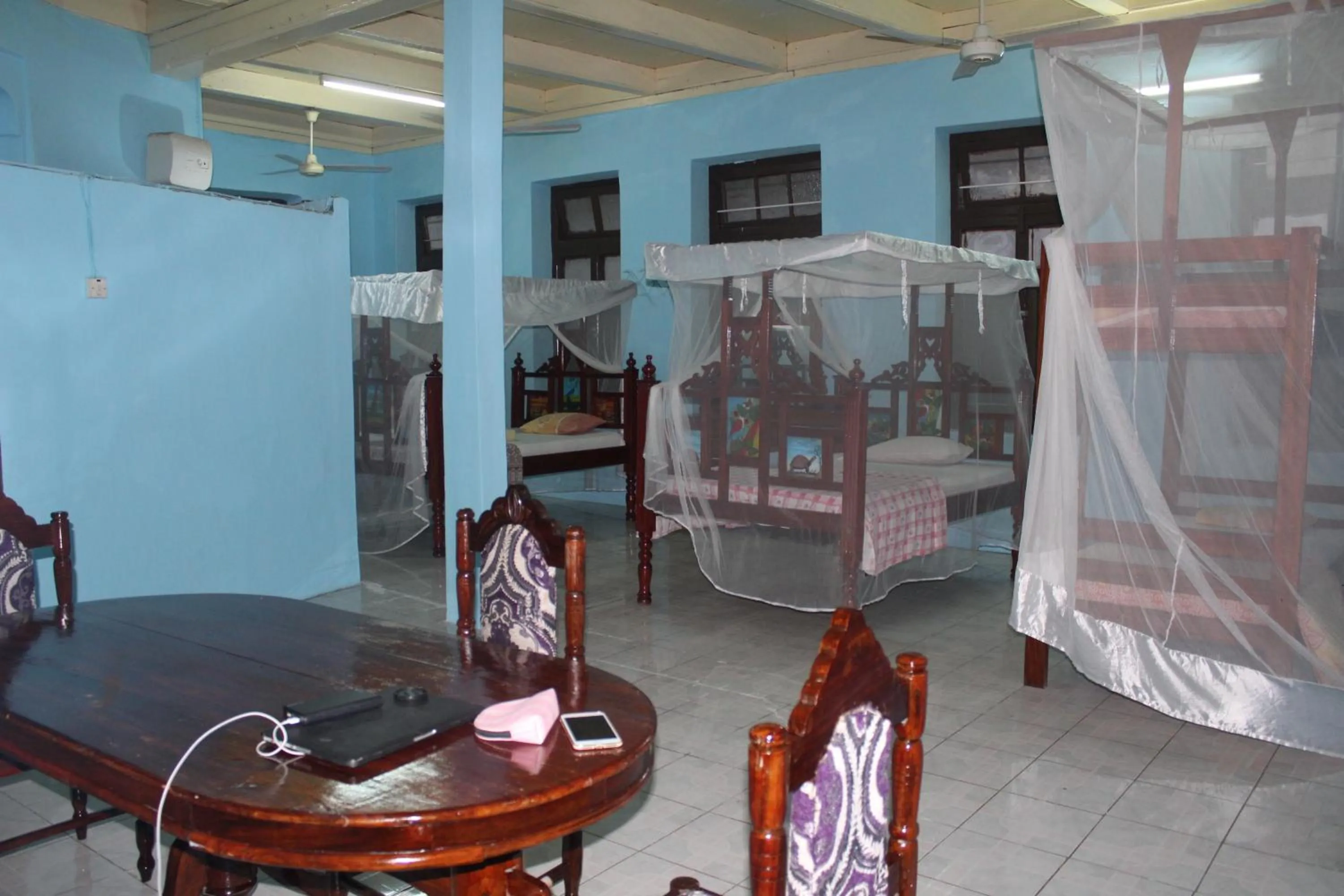 Photo of the whole room, Bed in Bottoms Up