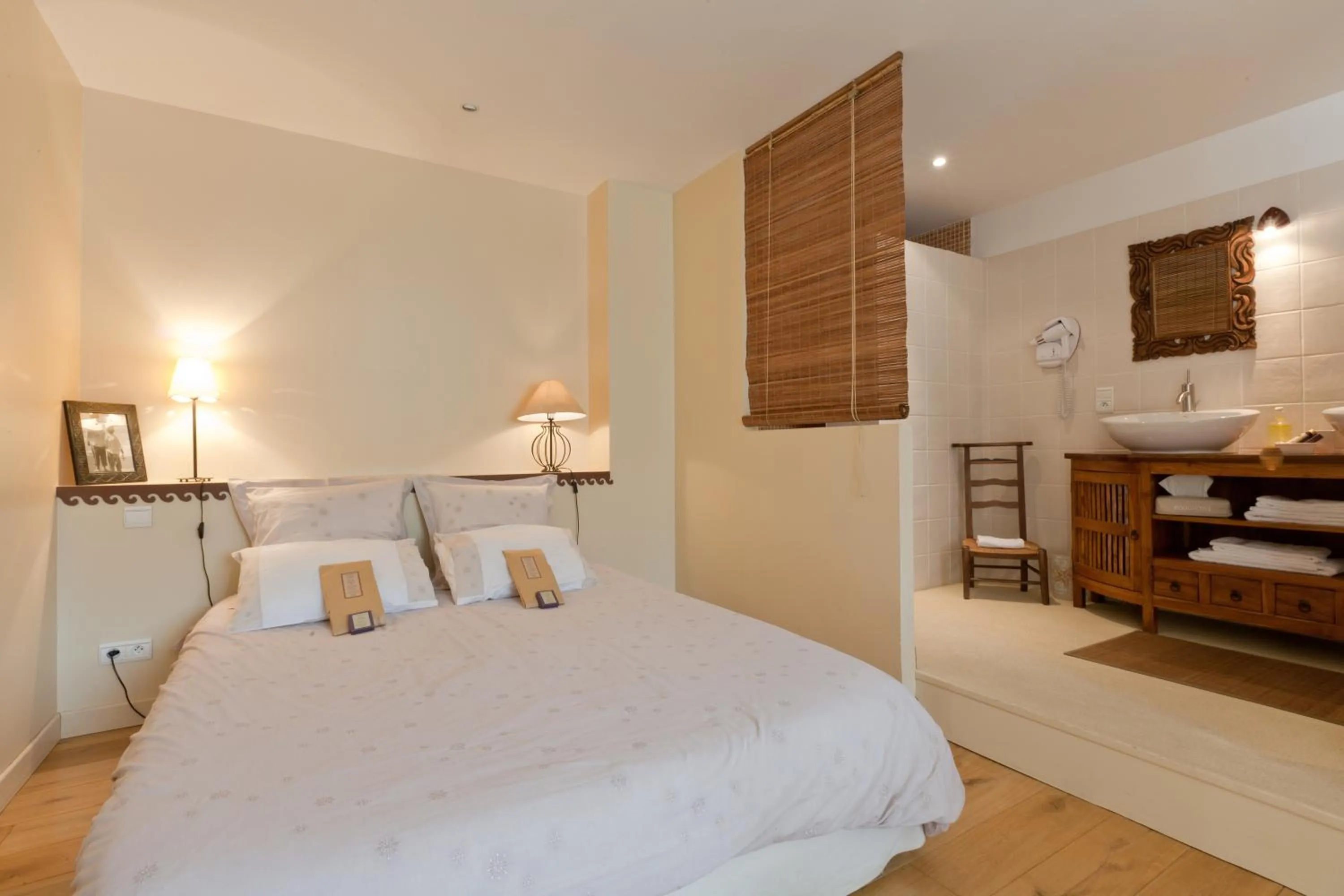 Bed in Domaine De La Combotte