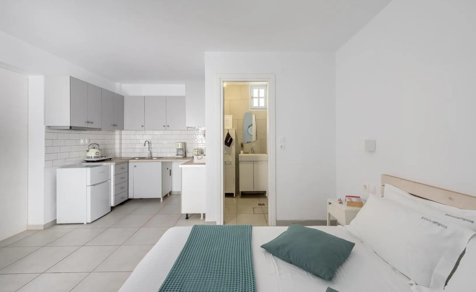 Bed in Hotel Ippocampos Studios