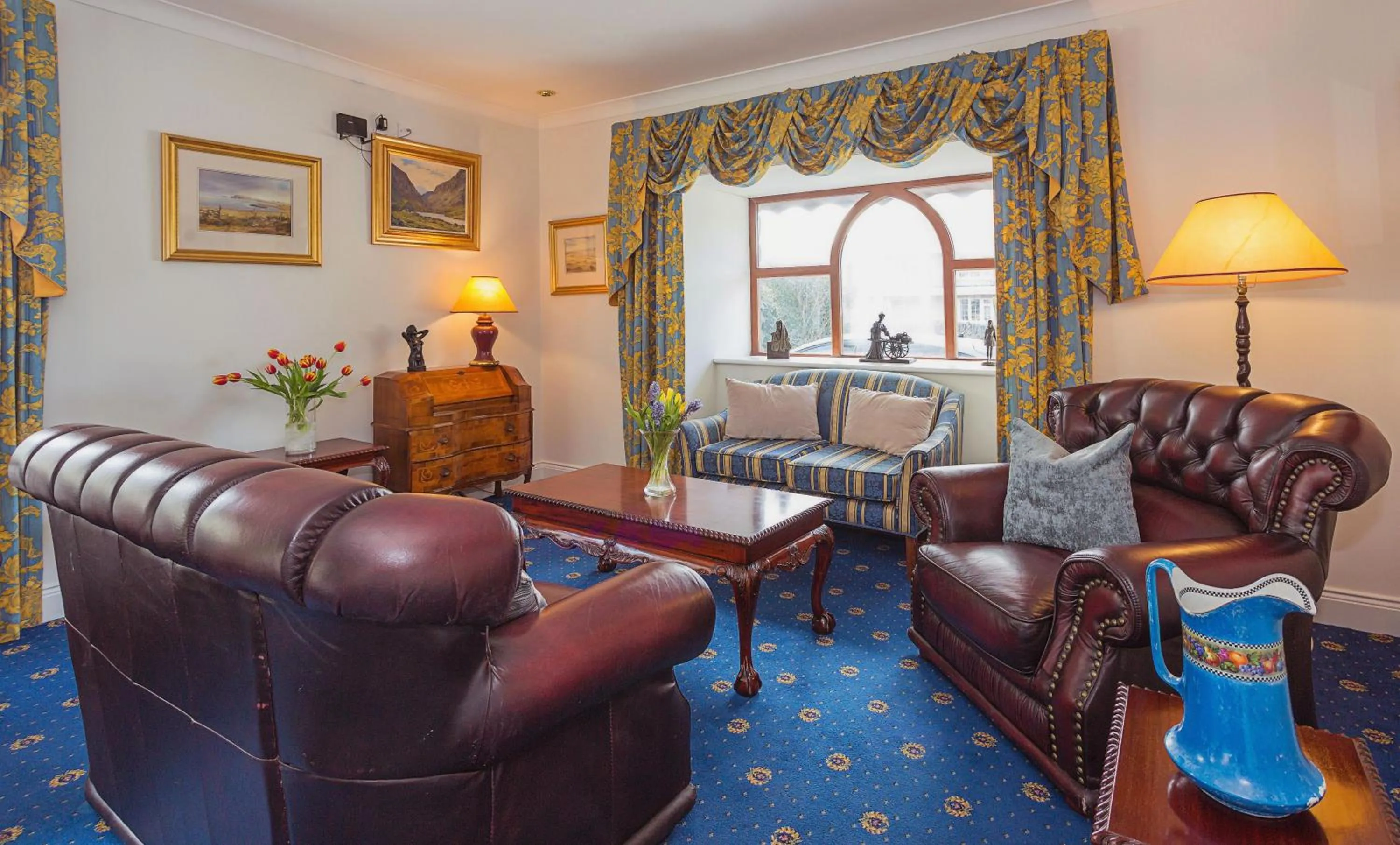 Living room in Abbey Lodge