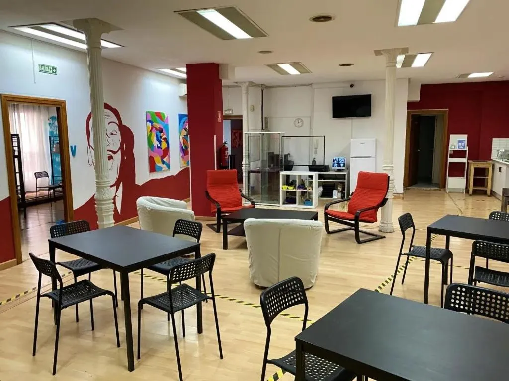 Living room in Bed Madrid Rooms by Bossh! Hotels