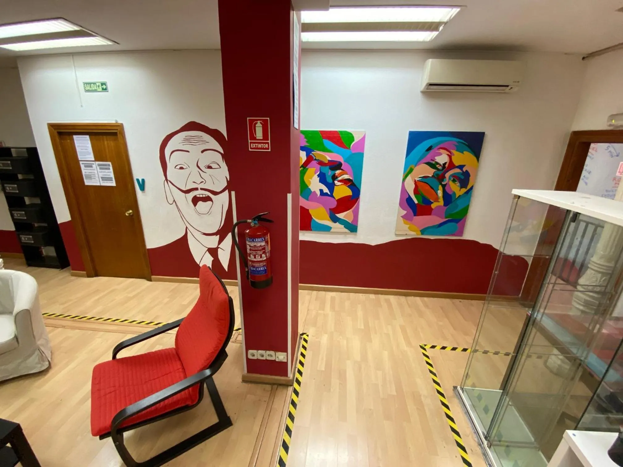 Seating area in Bed Madrid Rooms by Bossh! Hotels