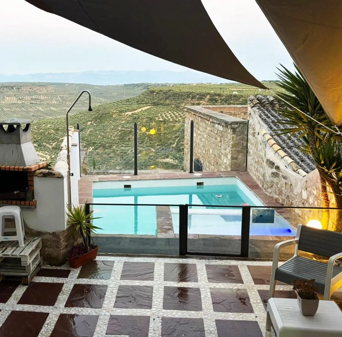 Swimming pool in Apartamentos Turísticos La Casa Vieja
