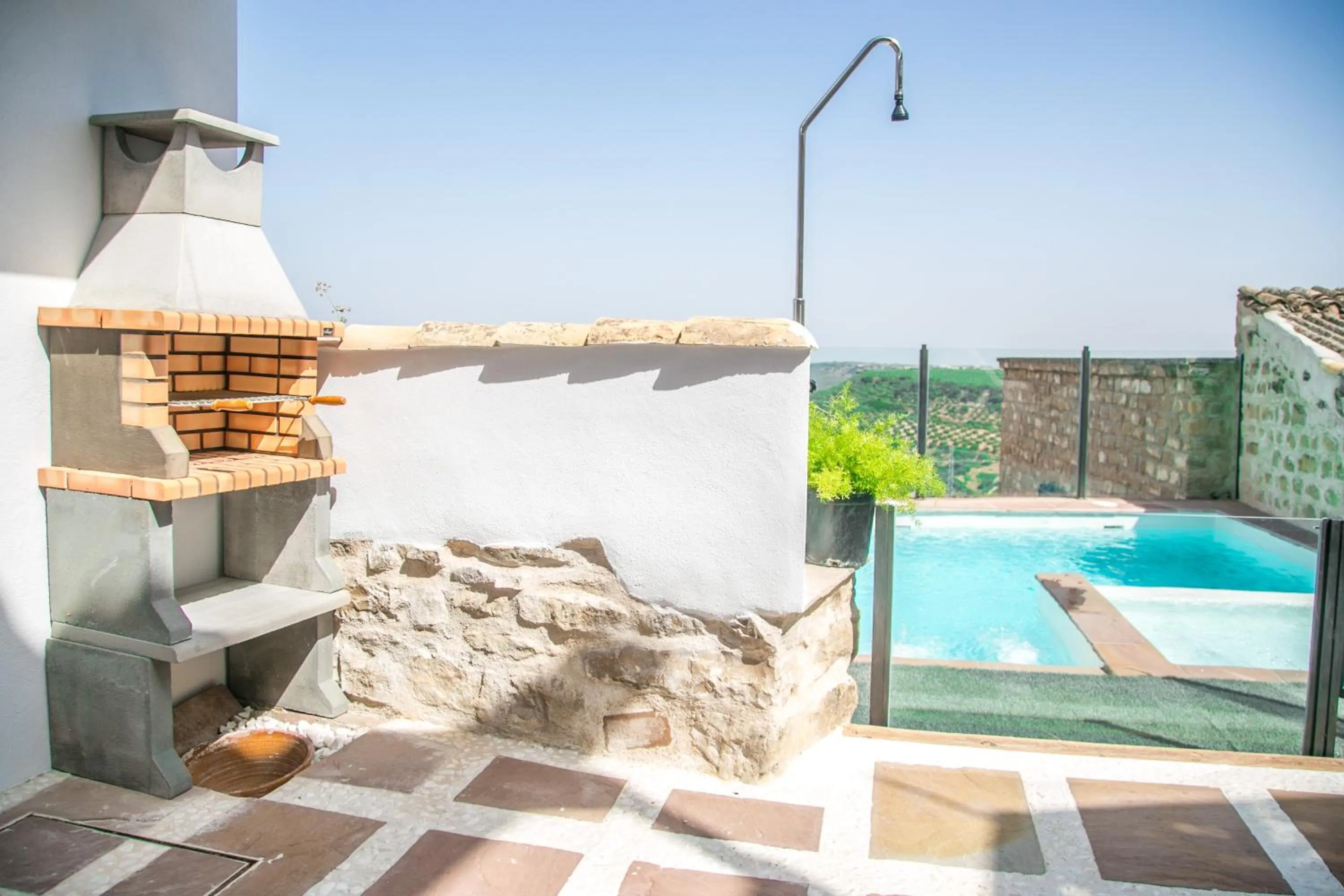 Swimming pool in Apartamentos Turísticos La Casa Vieja