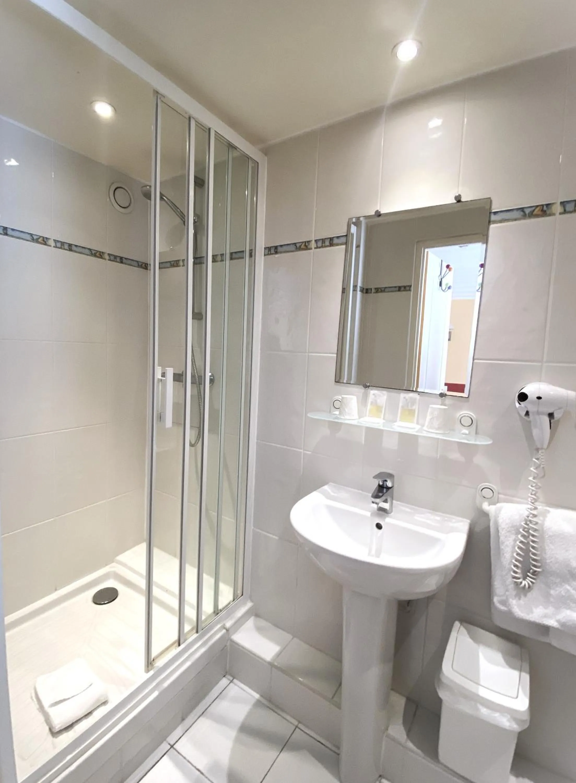 Shower in Les Cascades - Hôtel de Charme