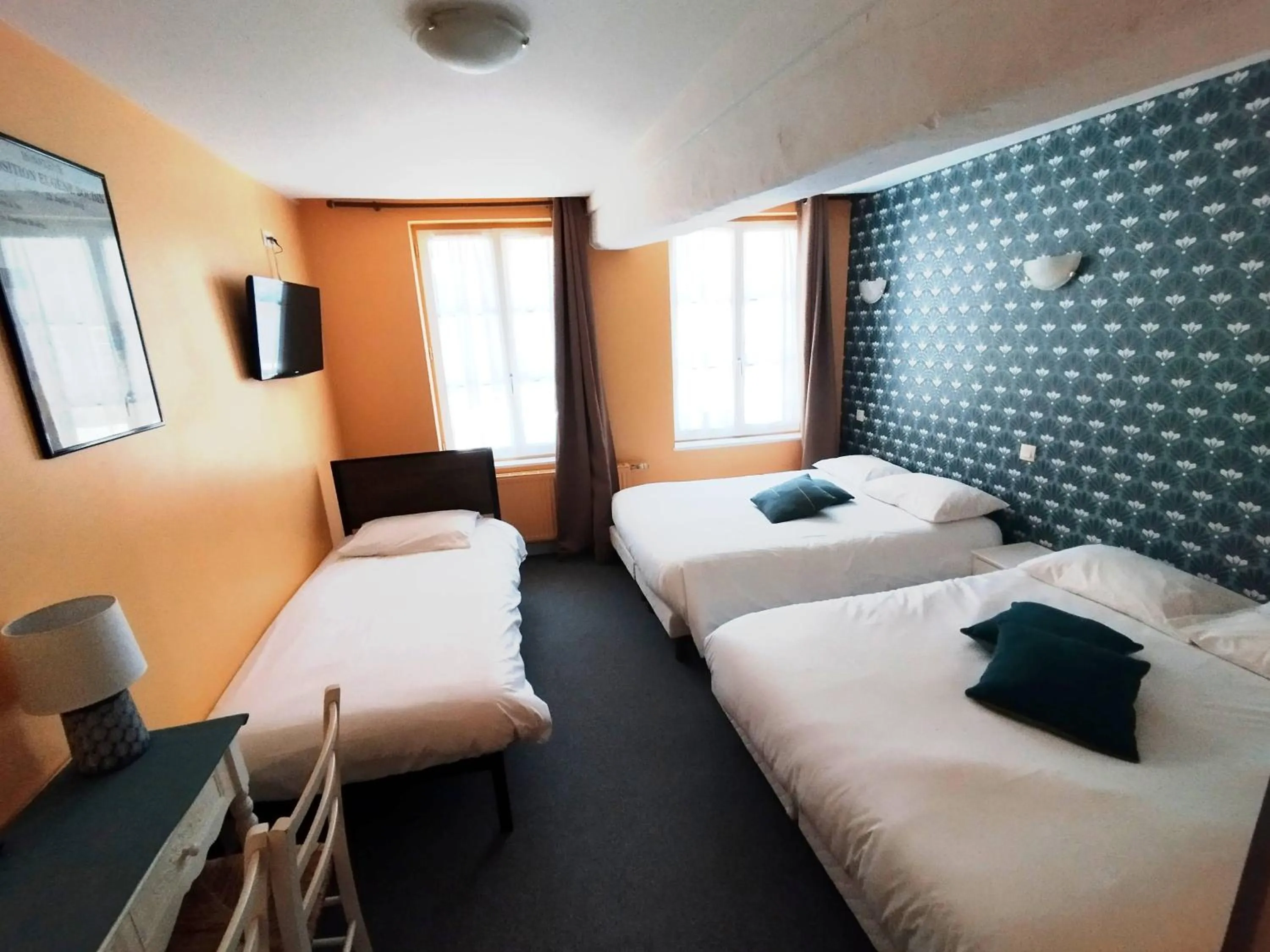 Bed in Les Cascades - Hôtel de Charme