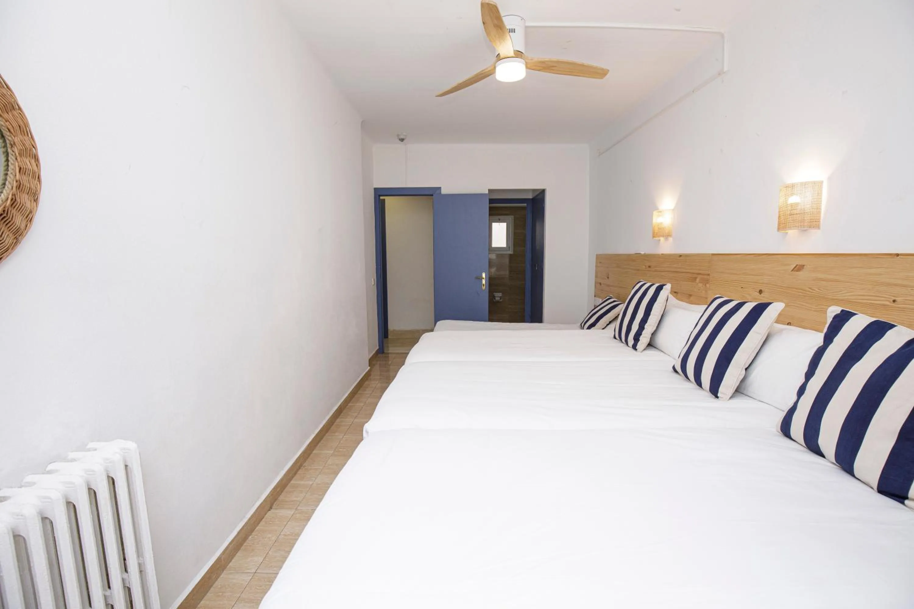 Bedroom, Bed in Hotel Casa Mas