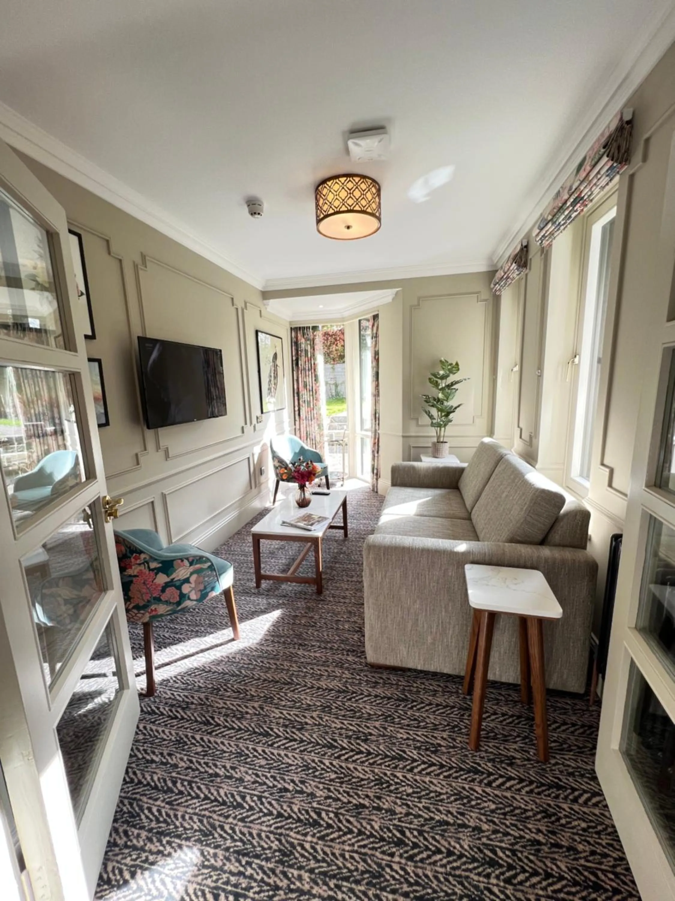 Waterloo Town House & Suites