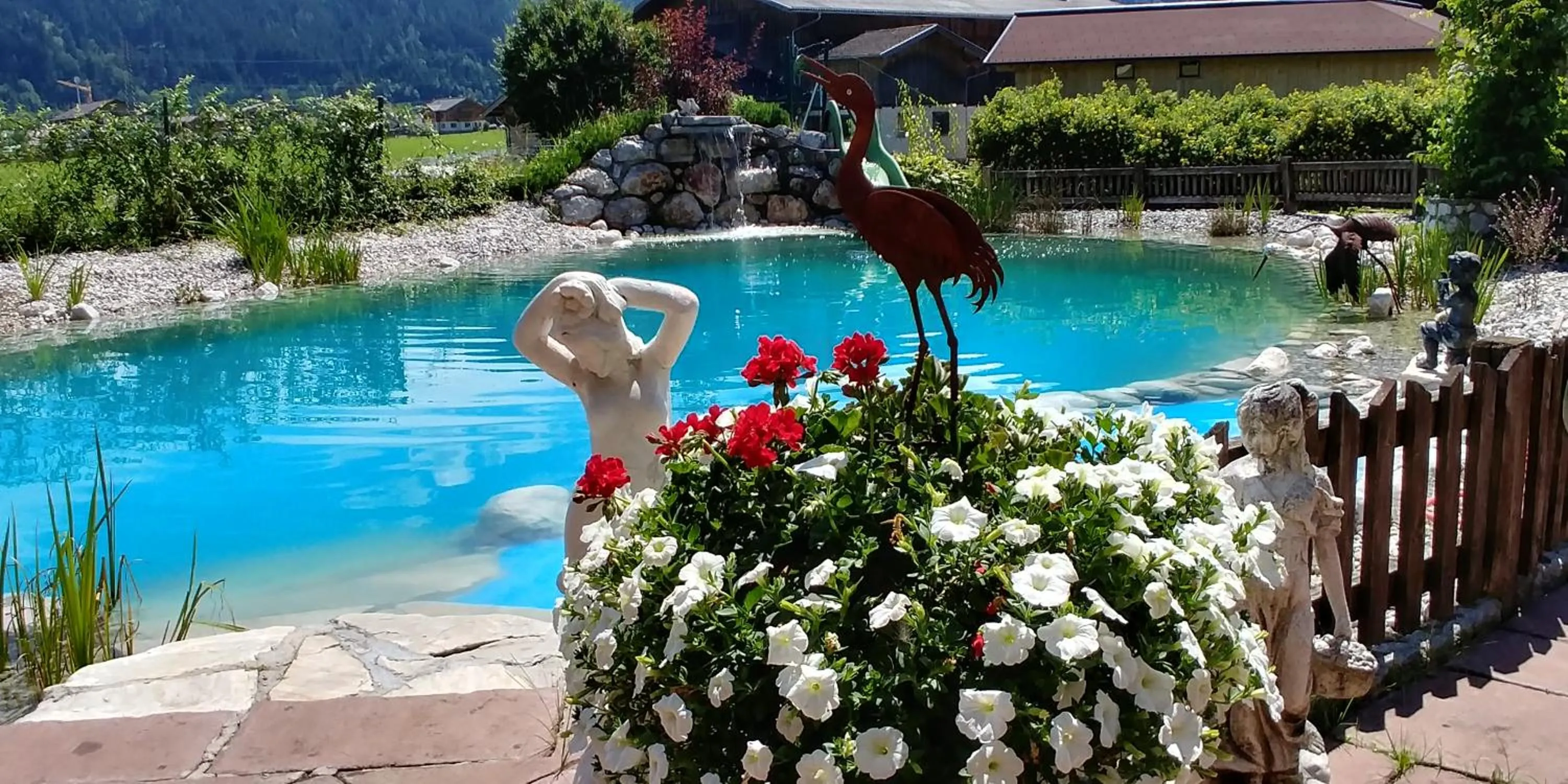 Open Air Bath in Aparthotel Dachsteinblick