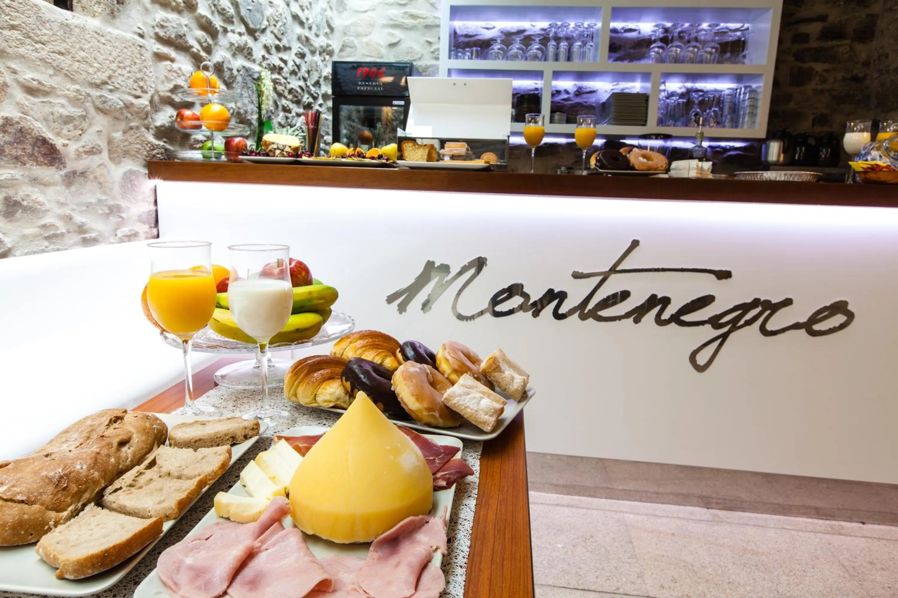 Property building in Hotel Montenegro Compostela