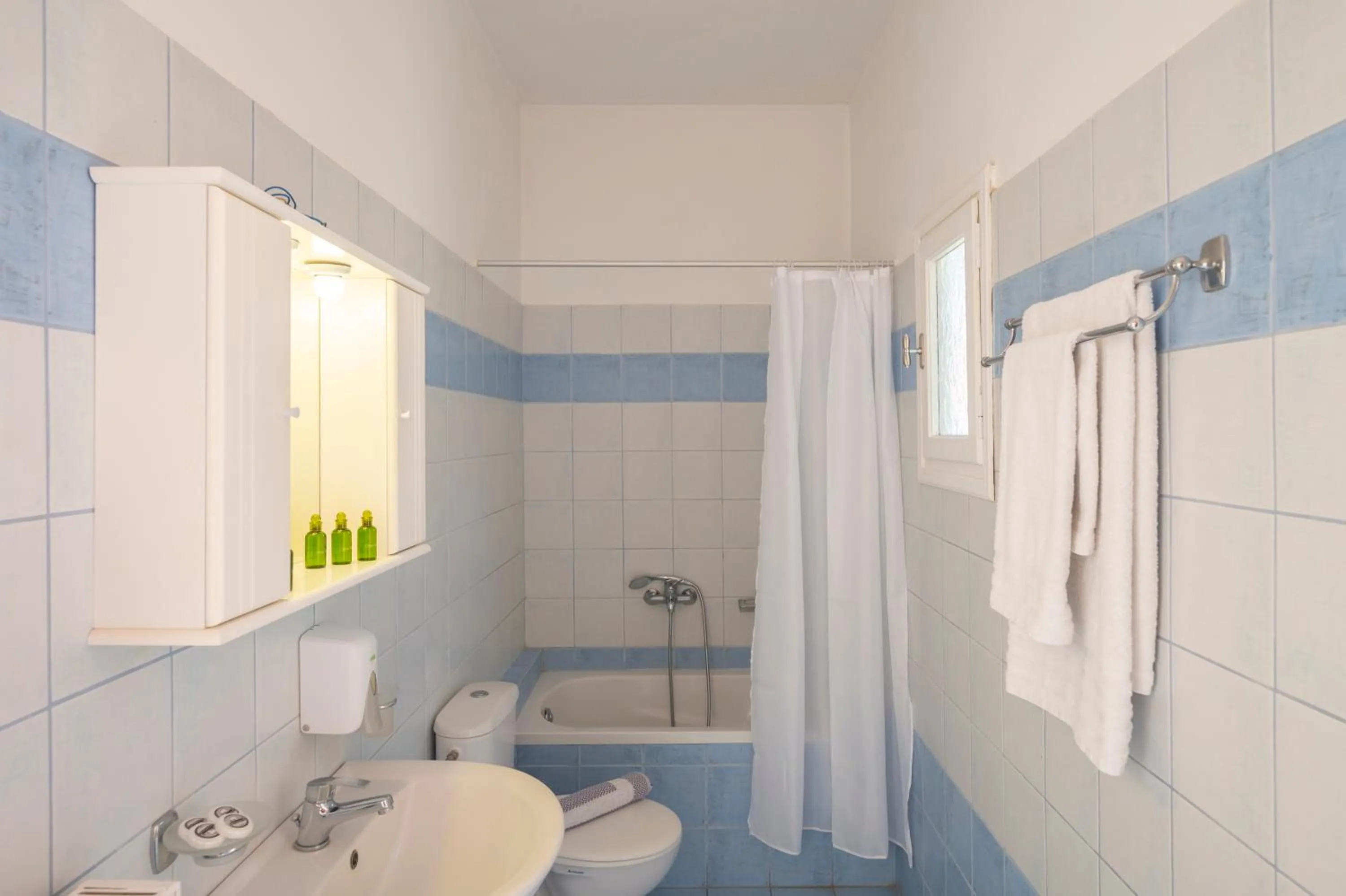 Toilet in Loukas & Emma Eco Houses