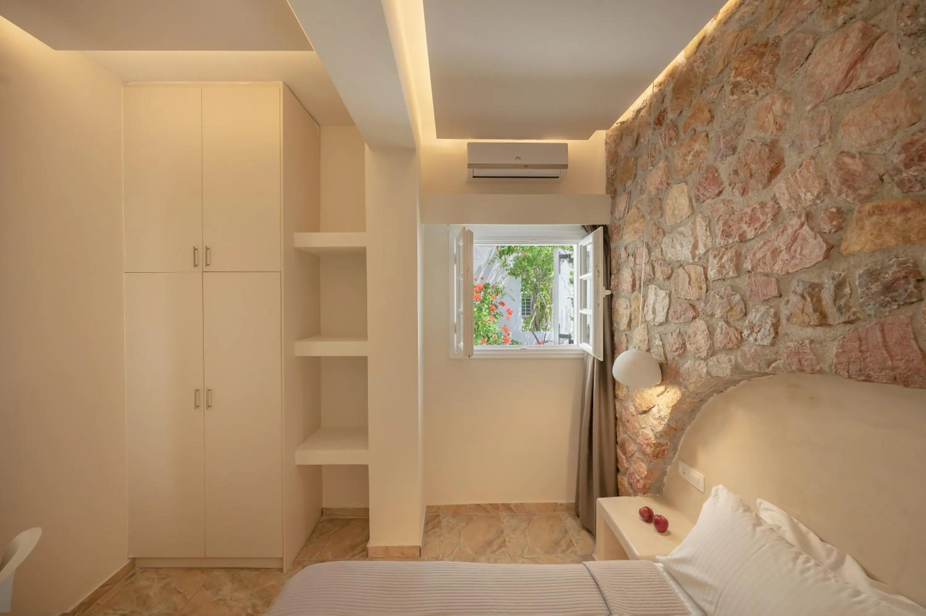Bedroom, Bed in Loukas & Emma Eco Houses