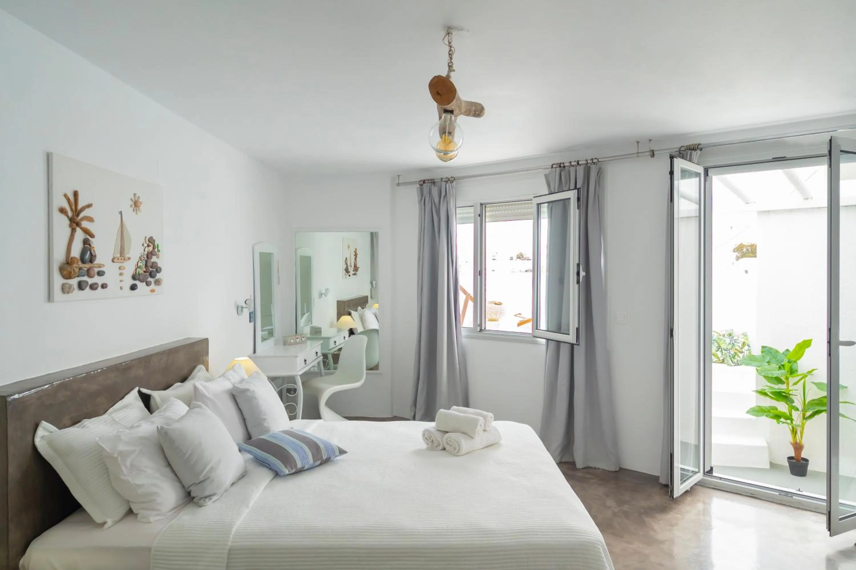 Bed in Loukas & Emma Eco Houses