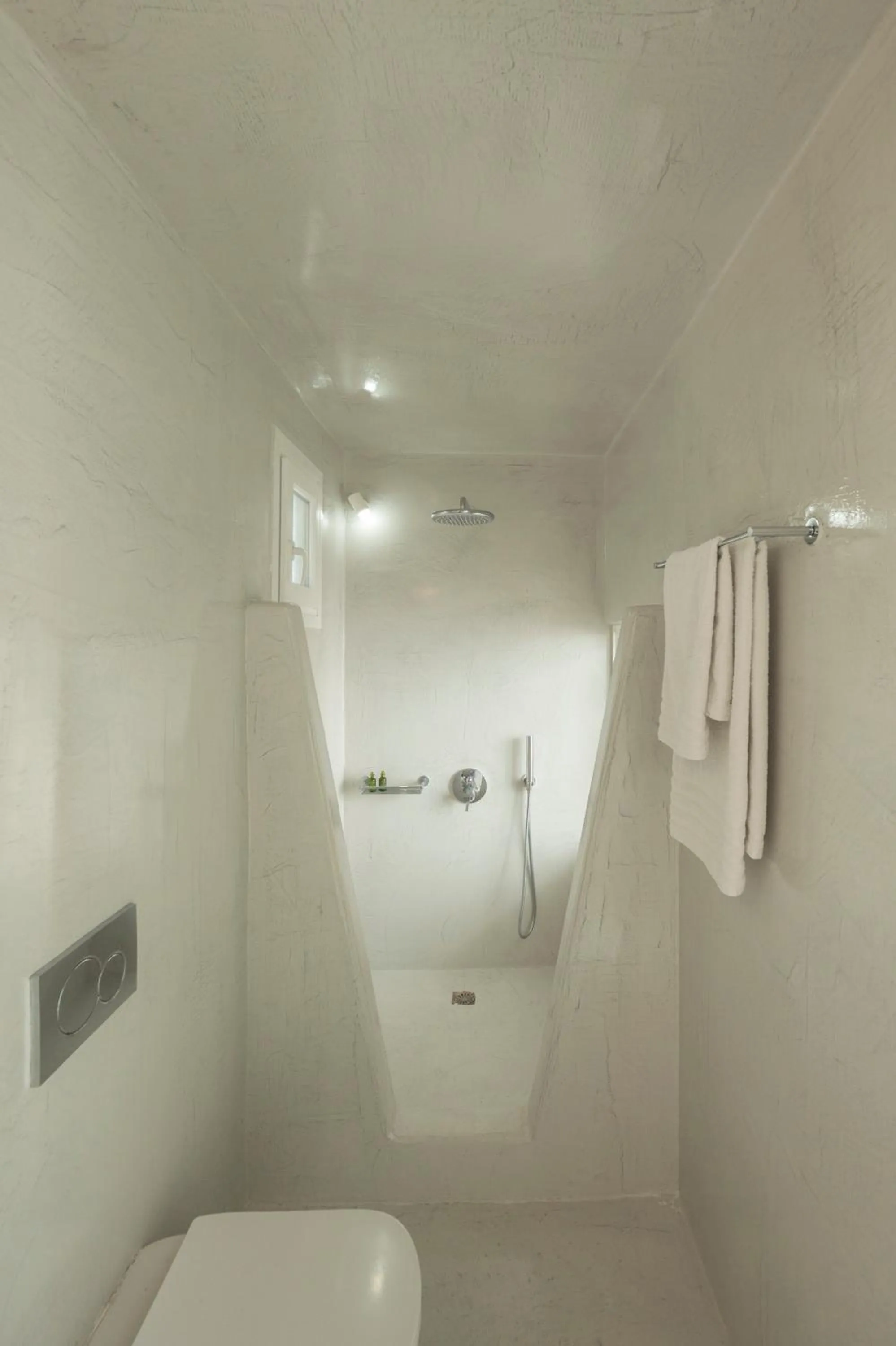 Shower in Loukas & Emma Eco Houses