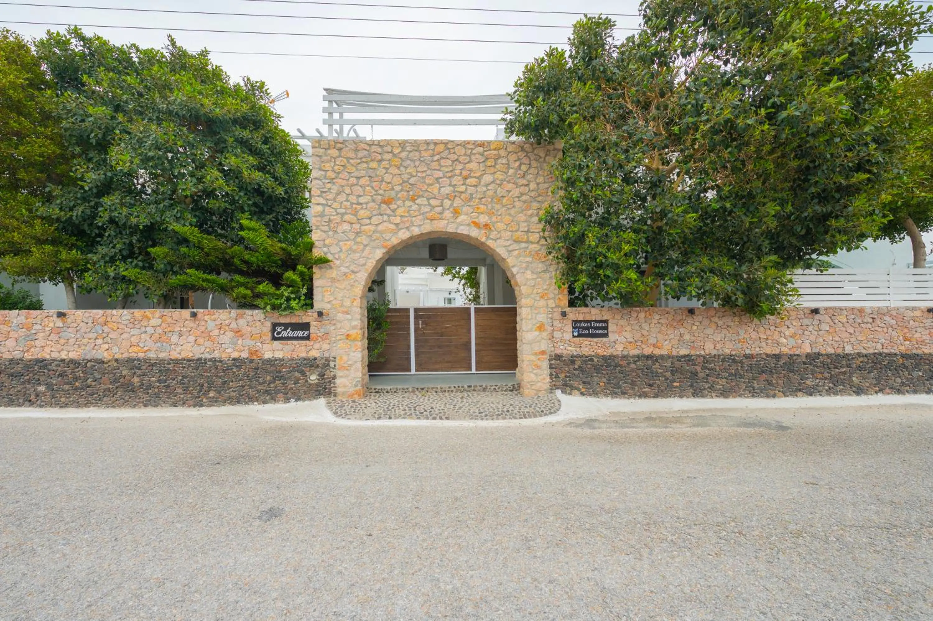 Facade/entrance in Loukas & Emma Eco Houses