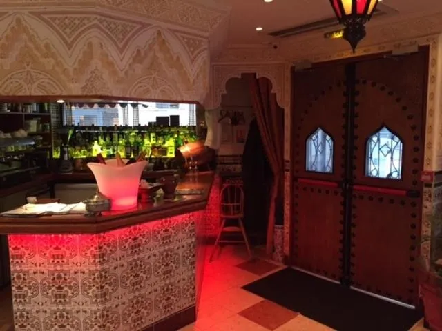 Lobby or reception in Résidence Molière Hôtel Paris Montrouge