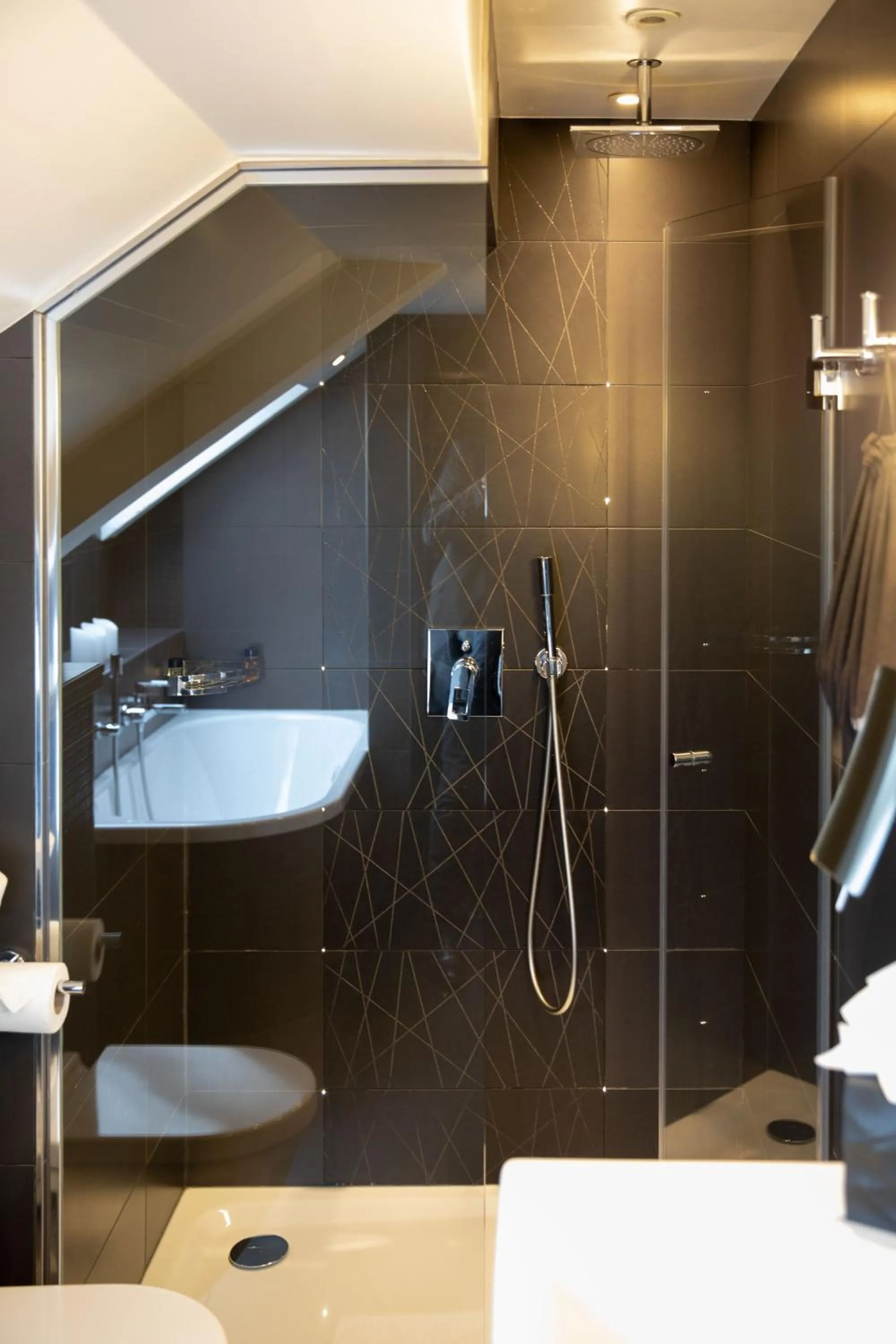 Shower in Le Grey Hotel