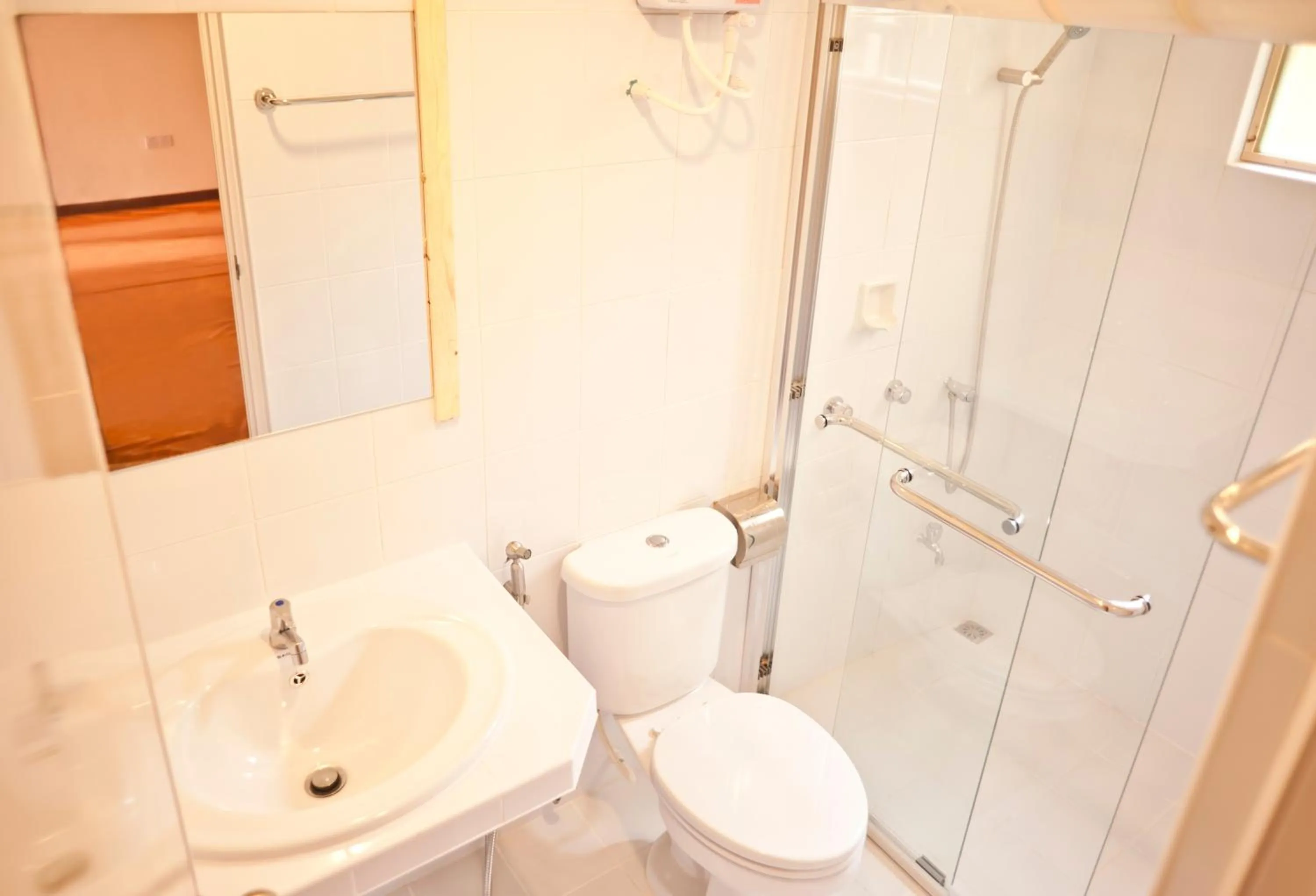 Bathroom in Stingray Beach Inn