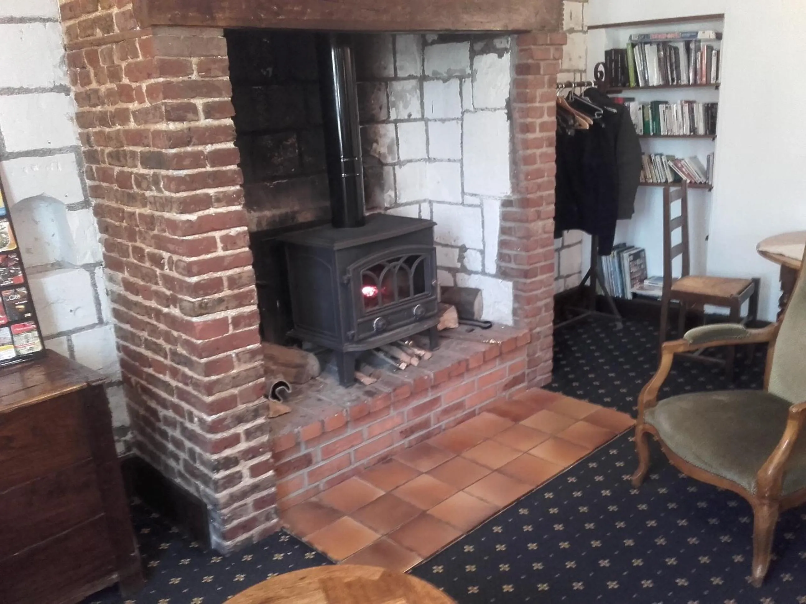 Lounge or bar in Auberge du Gros Tilleul