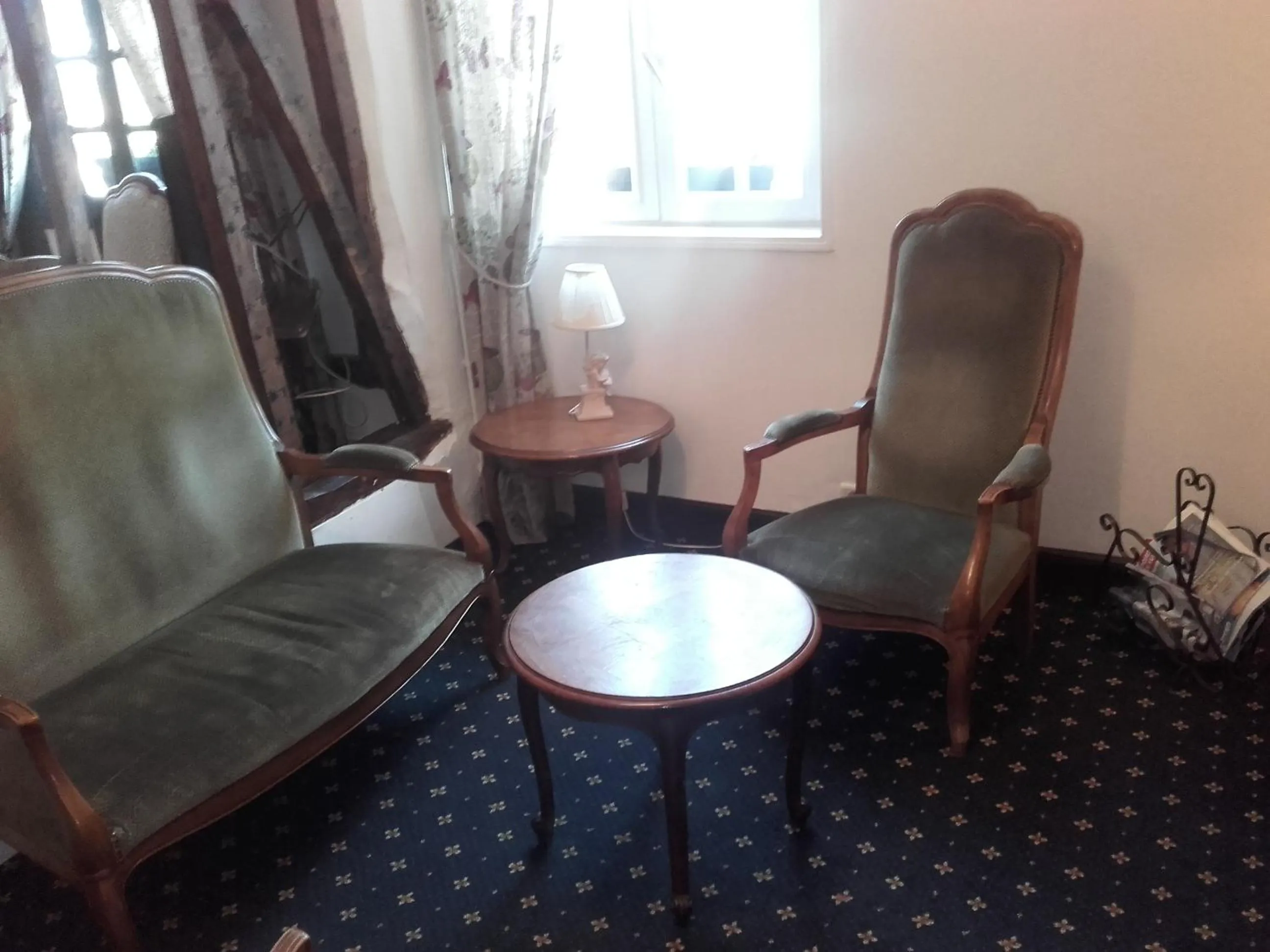 Lounge or bar in Auberge du Gros Tilleul