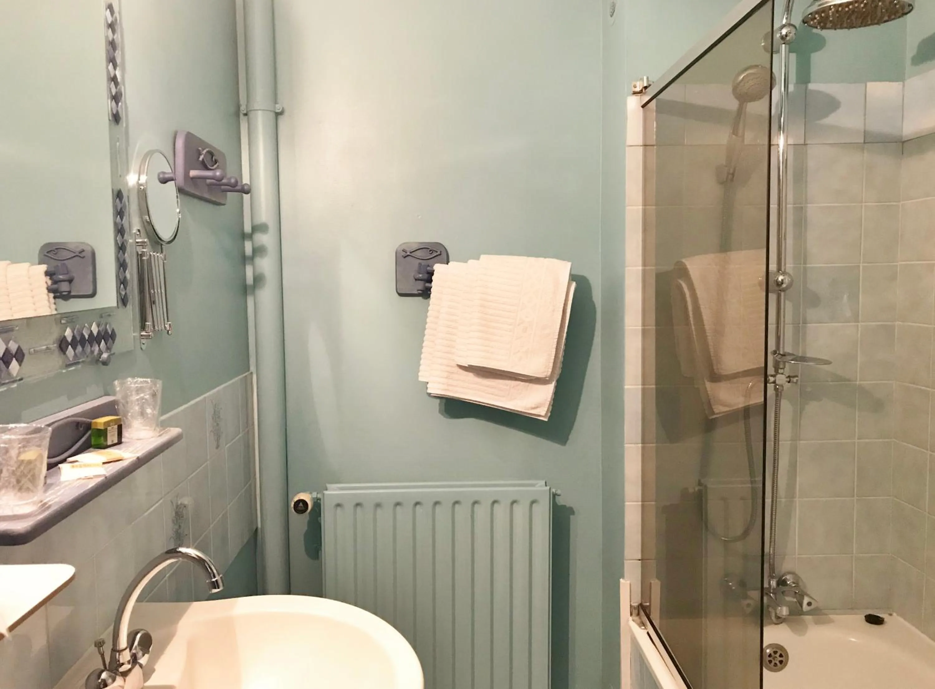 Shower, Bathroom in Manoir Henri IV