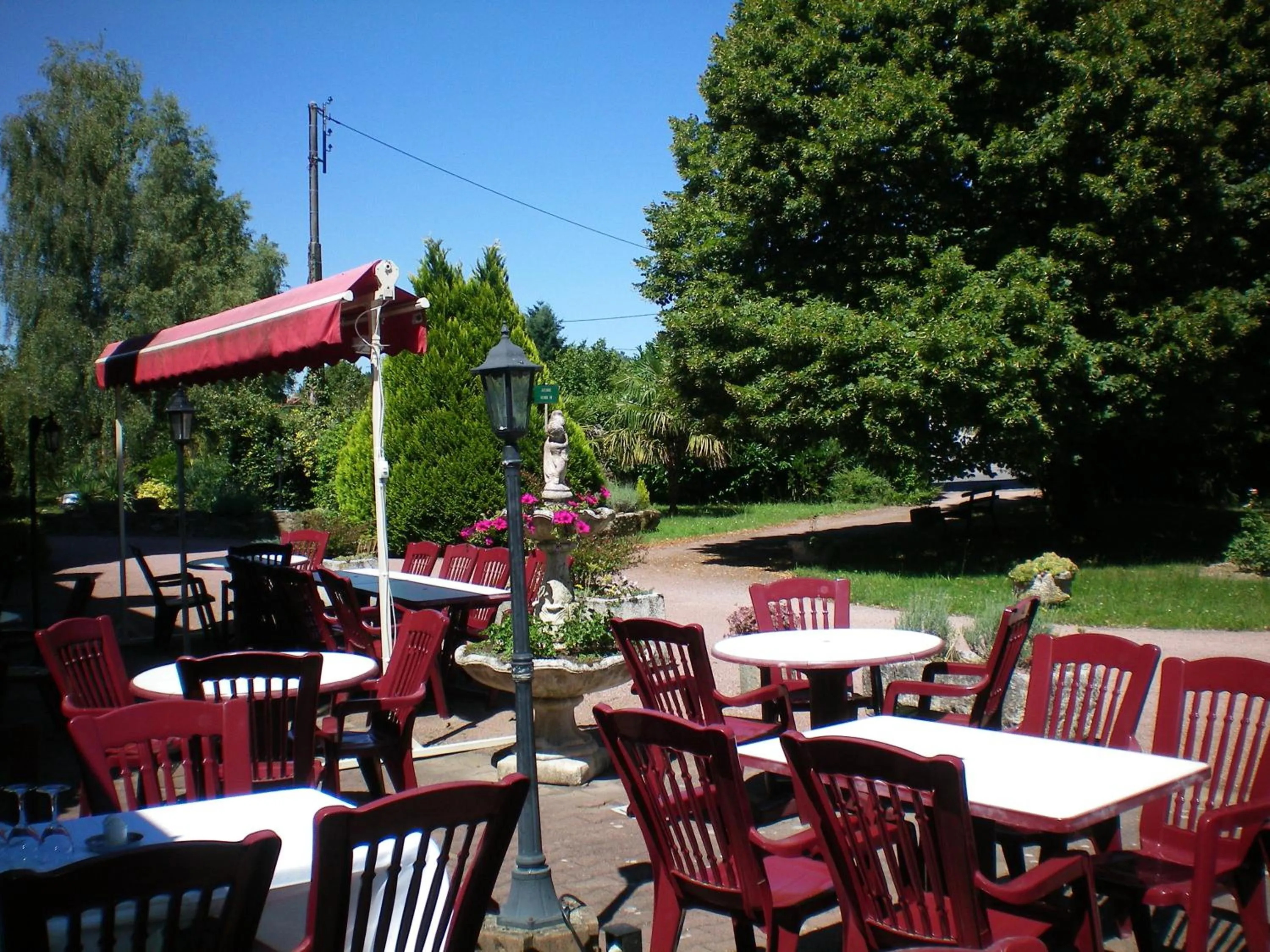 Patio, Restaurant/Places to Eat in Manoir Henri IV