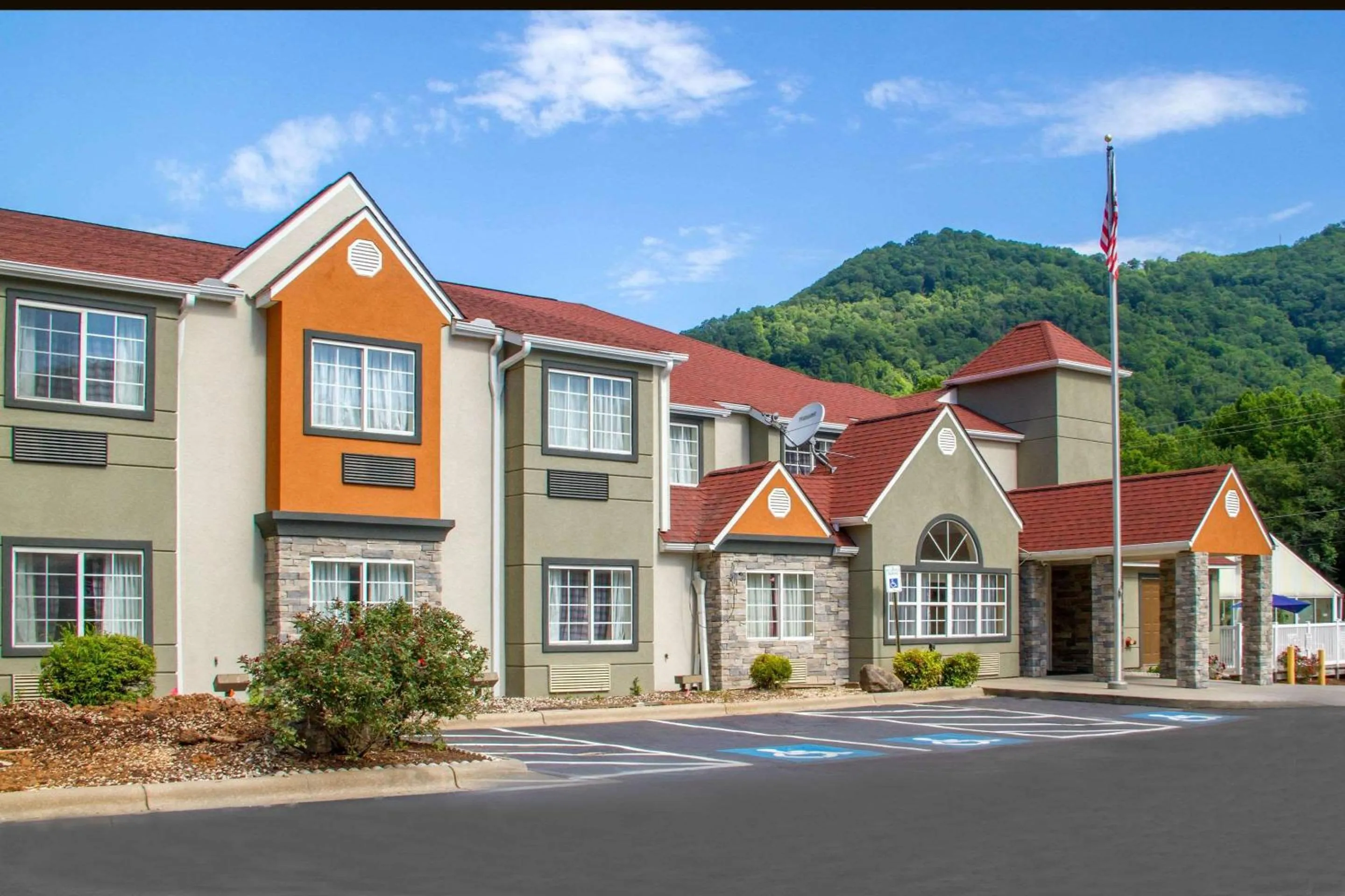 Property building in Quality Inn & Suites Maggie Valley - Cherokee Area